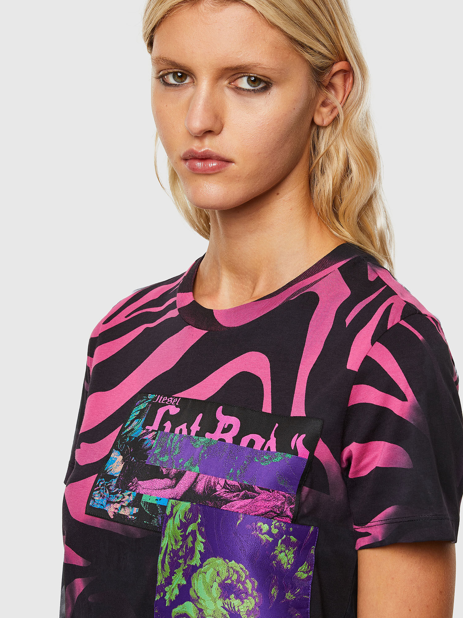 Black and pink diesel t shirt clearance