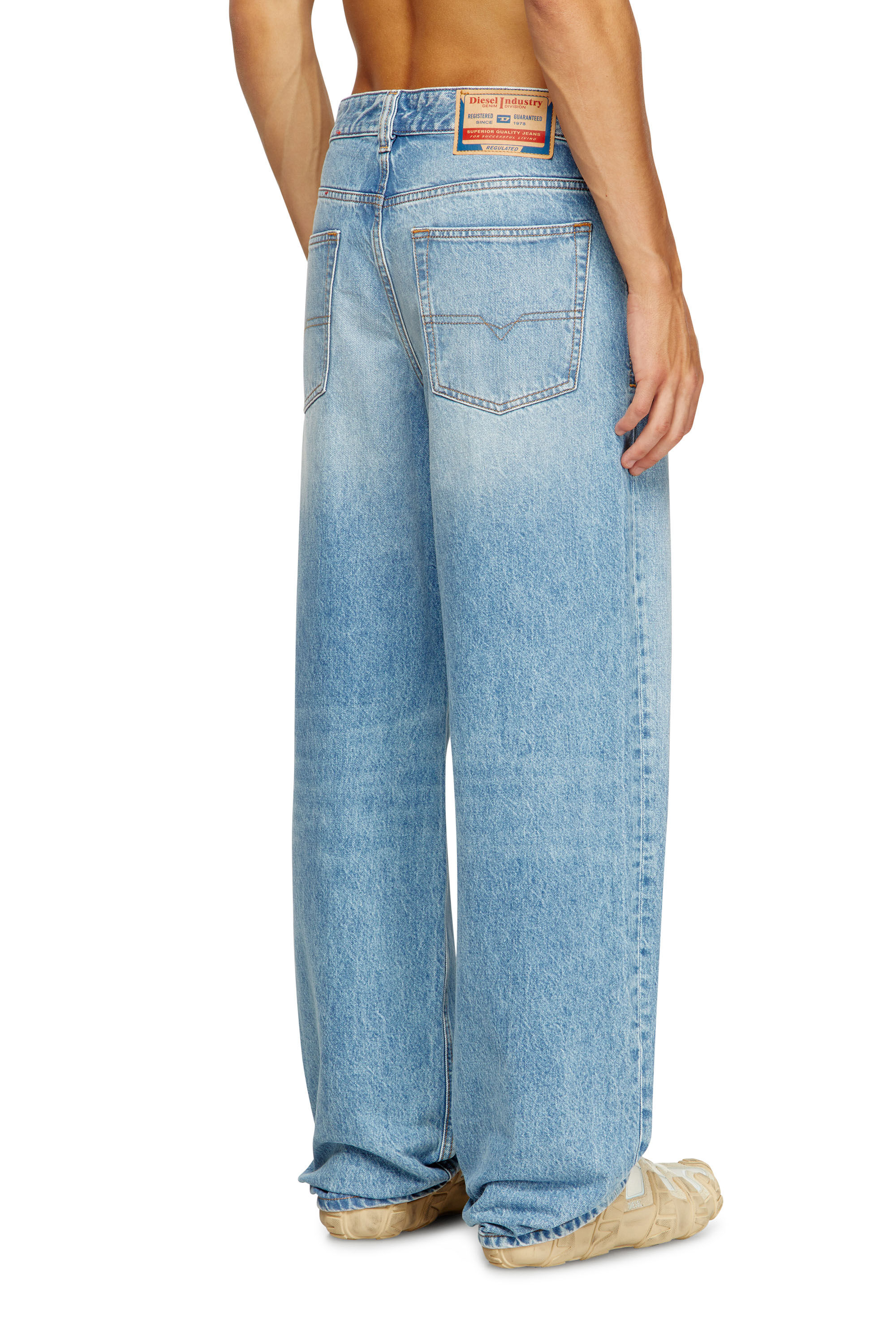 Men's Relaxed Jeans | Light Blue | Diesel 2001 D-Macro