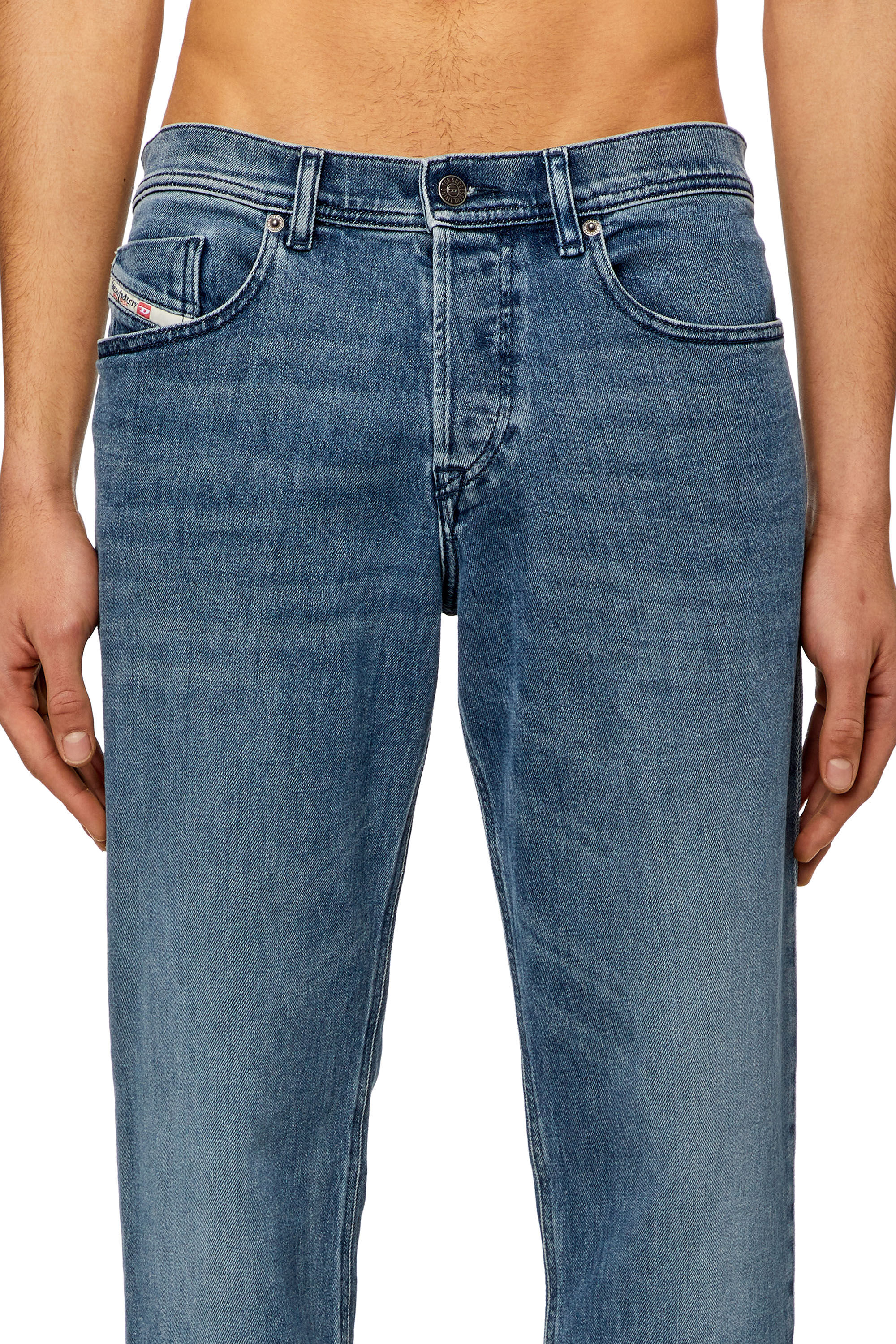 Diesel - Tapered Jeans 2023 D-Finitive 09H30, Azul medio - Image 5