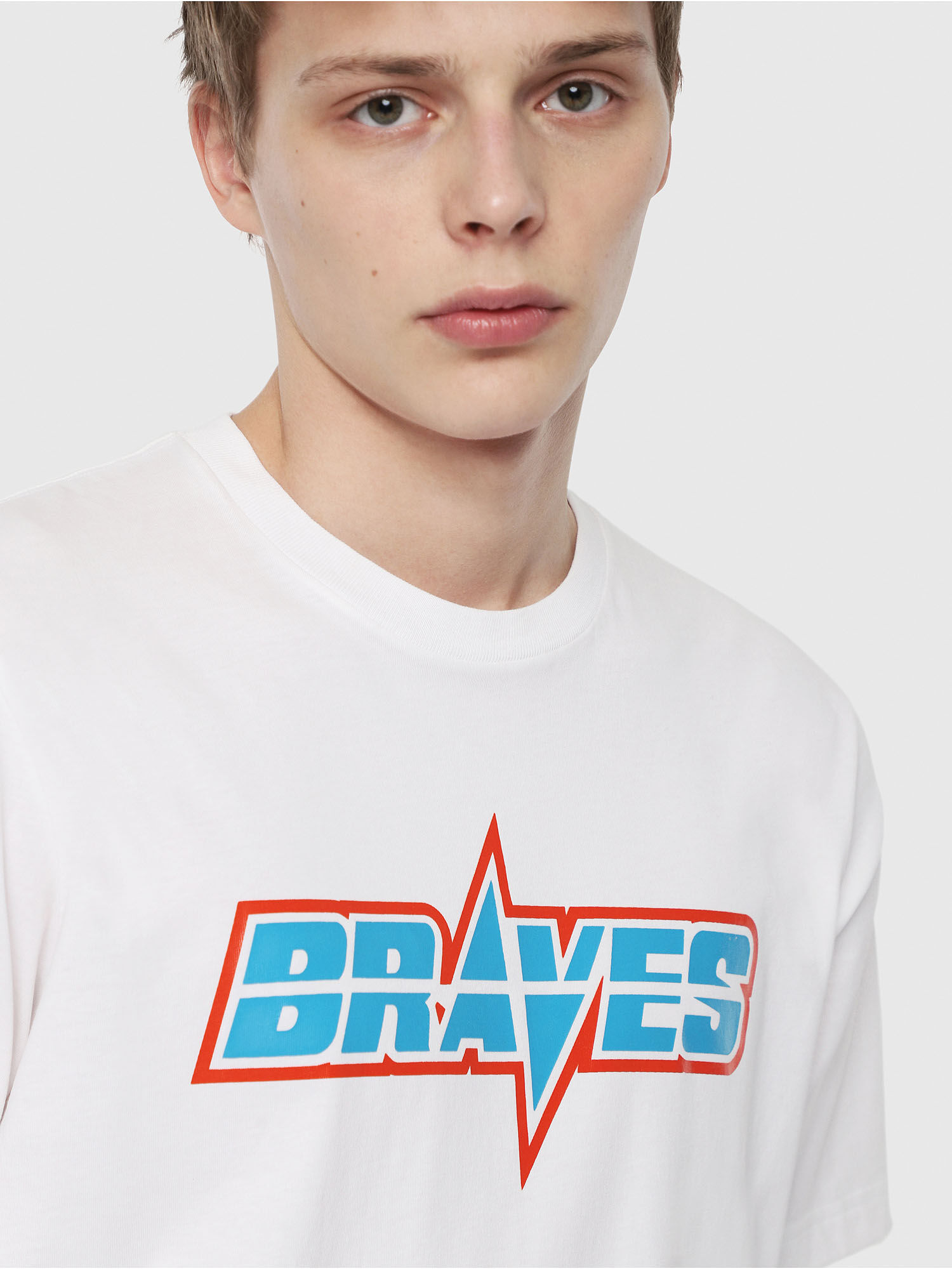 white braves t shirt