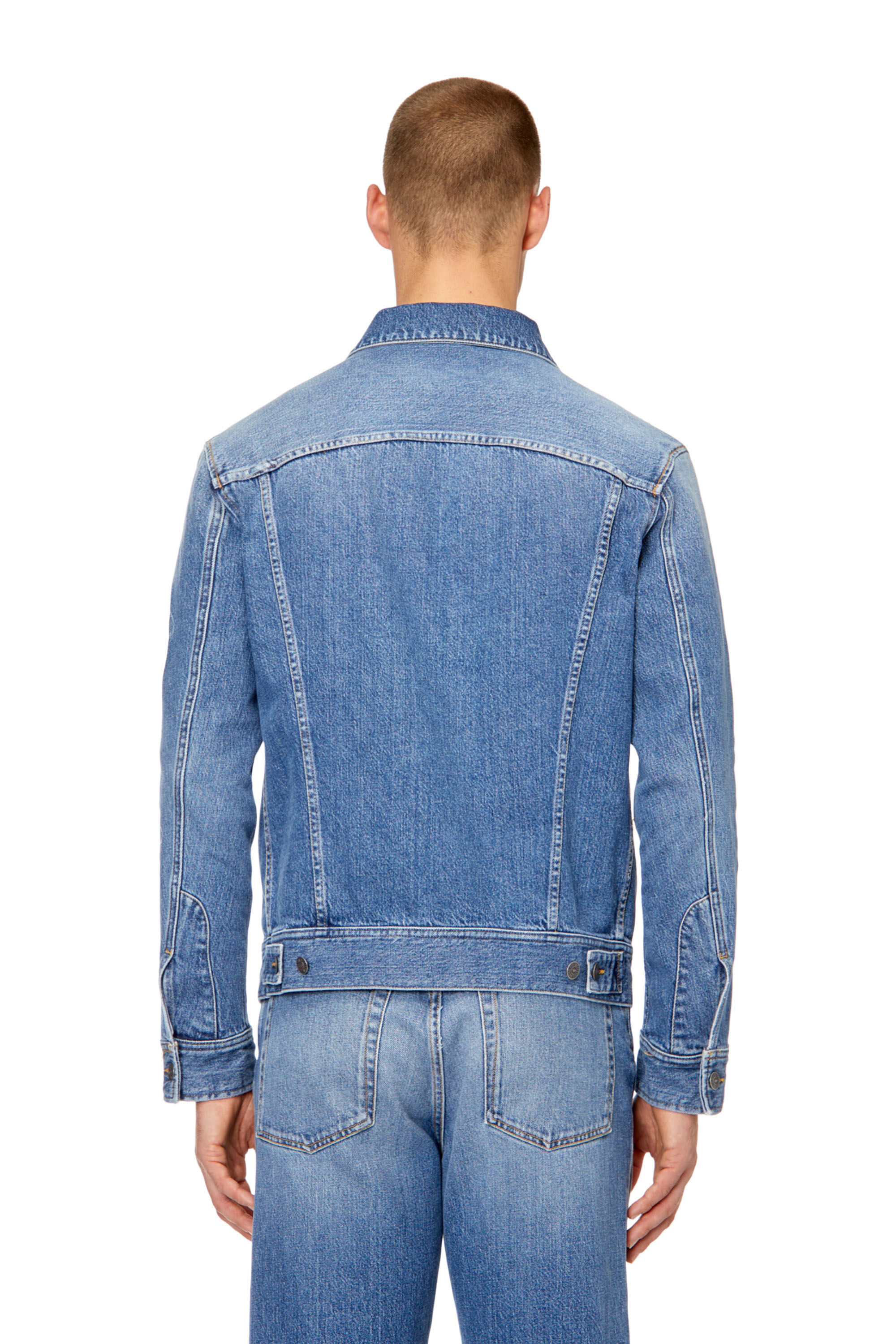 D-BARCY-FSC Man: Regular-fit trucker jacket with plaque | Diesel