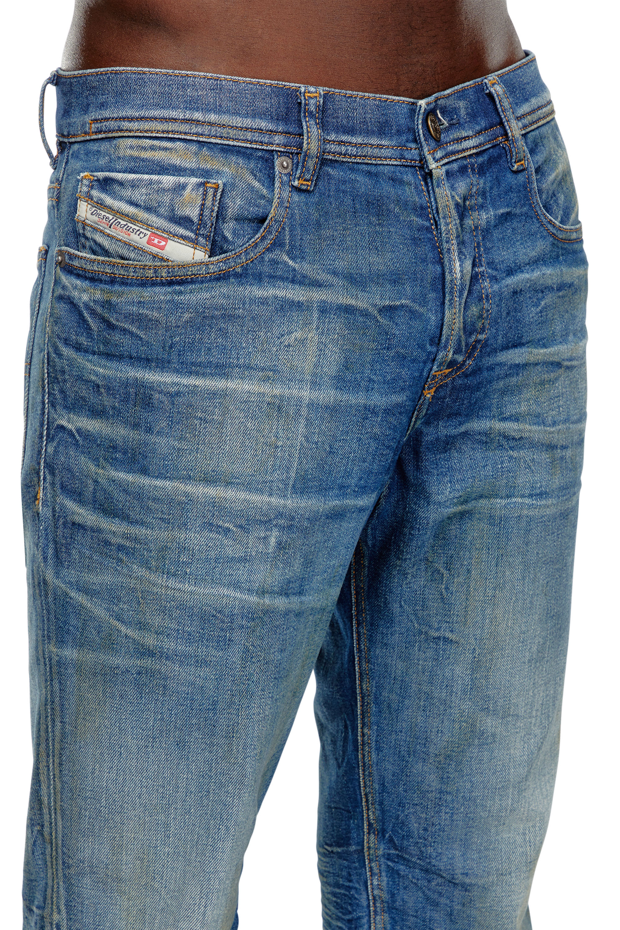 Diesel - Tapered Jeans 2023 D-Finitive 09J66, Hombre Tapered Jeans - 2023 D-Finitive in Azul marino - Image 5