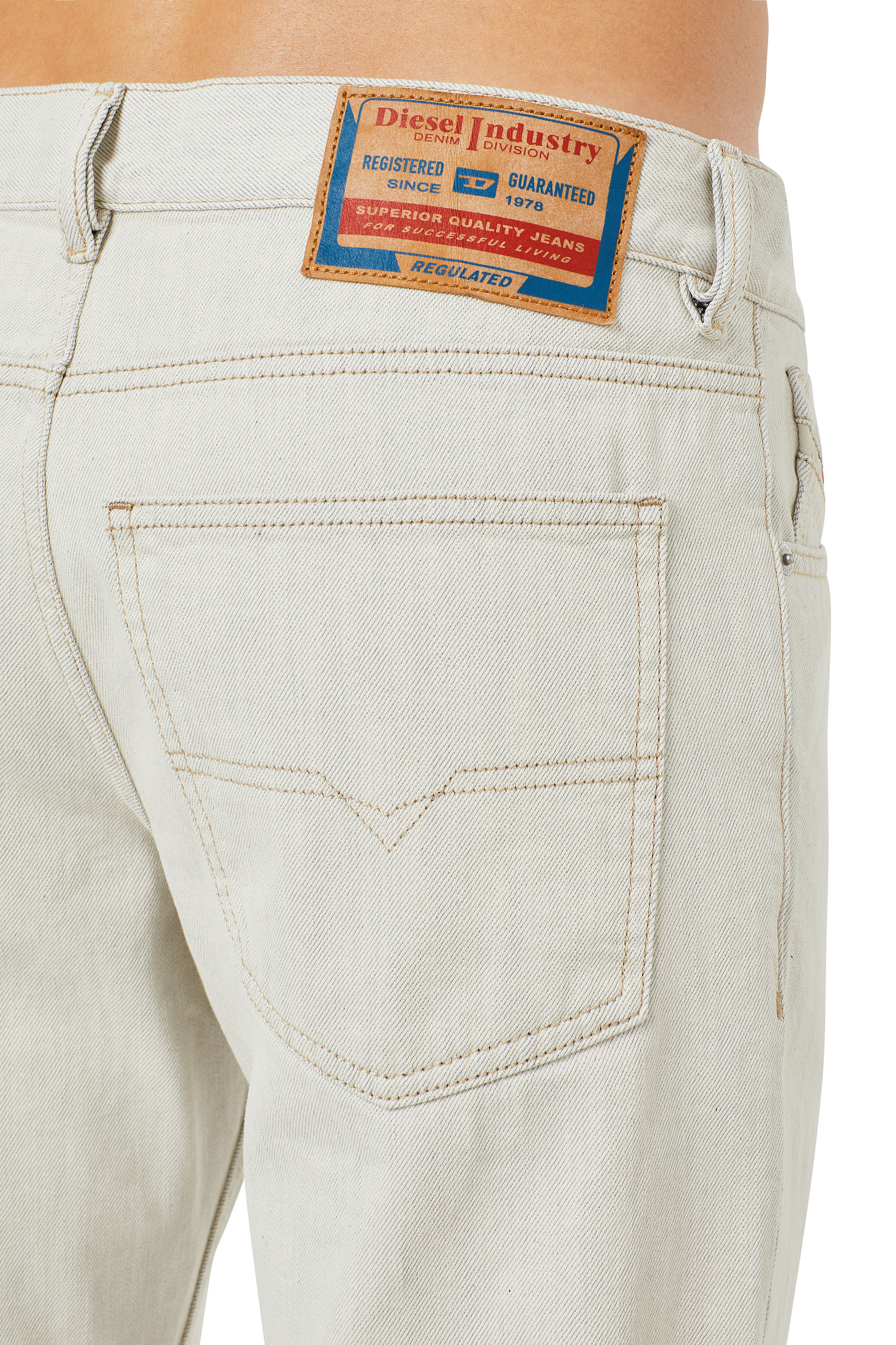 Diesel - Straight Jeans 1995 D-Sark 09B93, White - Image 4