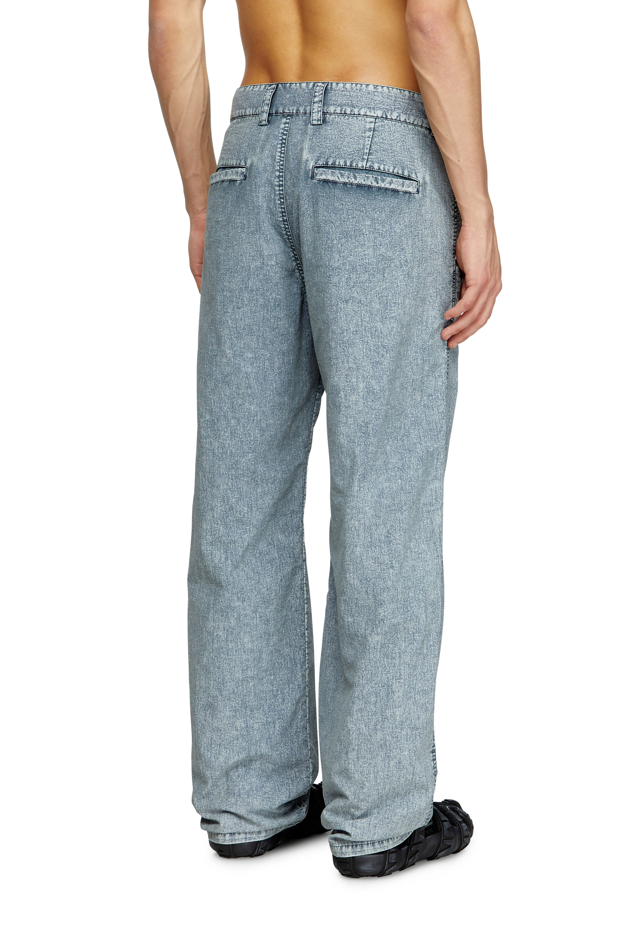 Diesel - P-HANTIK-CHINO, Pantalones chinos en taslan de nailon reciclado Hombre in Azul marino - 3