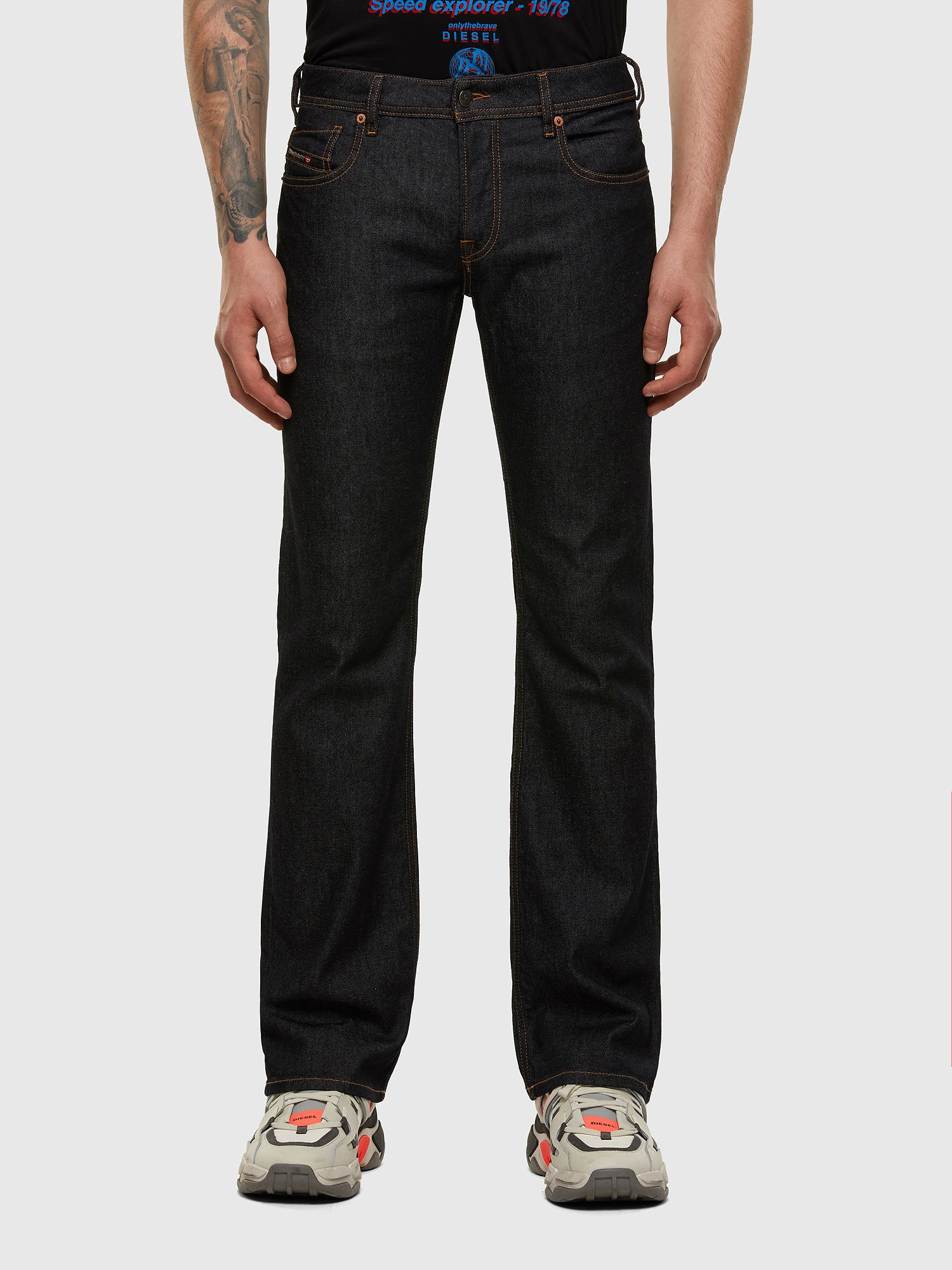 Diesel - Zatiny 009HF Bootcut Jeans, Azul Oscuro - Image 1