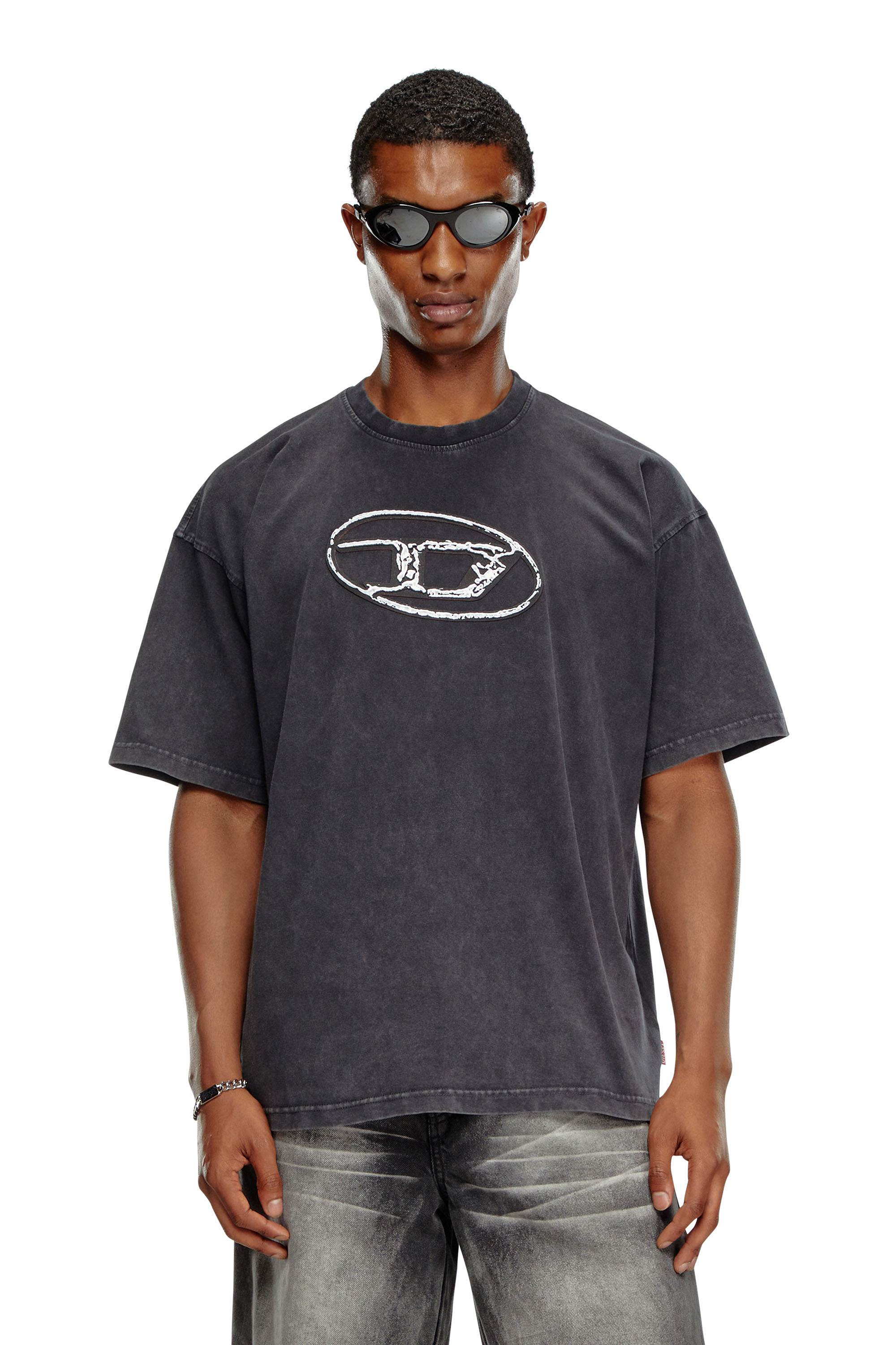 Diesel - T-BOXT-Q22, Camiseta desteñida con estampado Oval D Hombre in Negro - 1