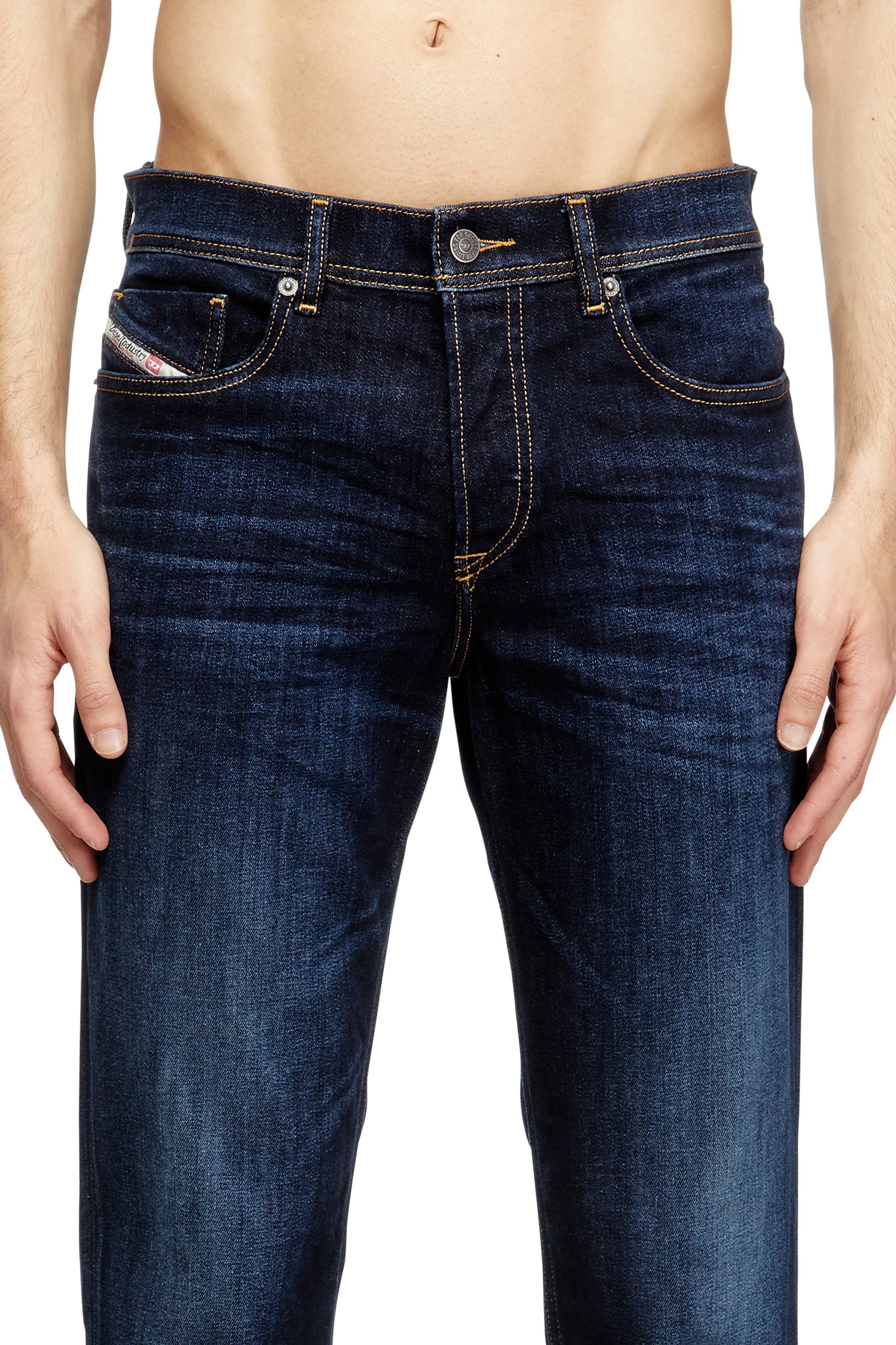 Diesel - Regular Jeans 2023 D-Finitive 009ZS Hombre, Azul Oscuro - 5