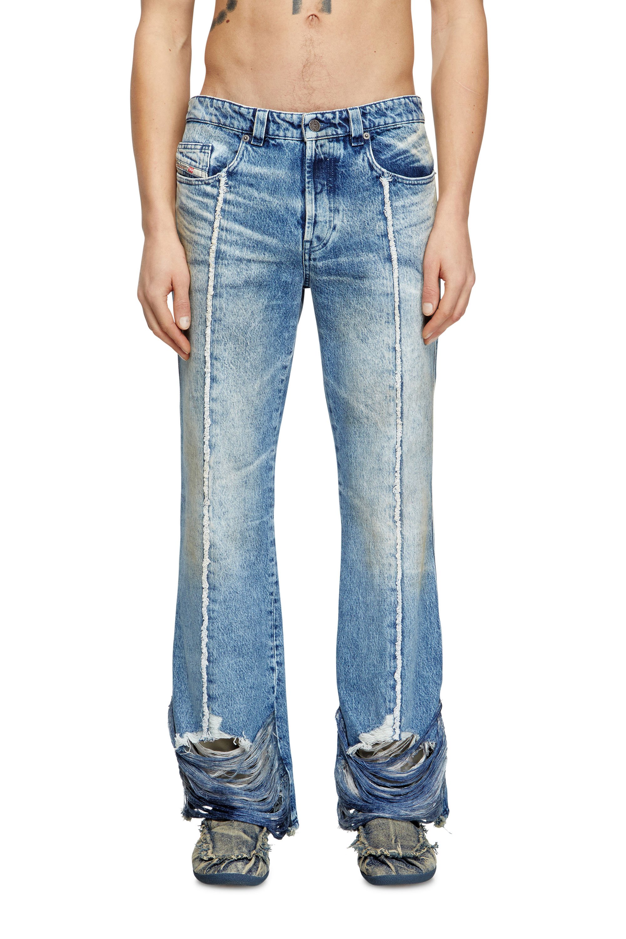 Diesel - Bootcut Jeans 1998 D-Buck 0CMBM Hombre, Azul medio - 1