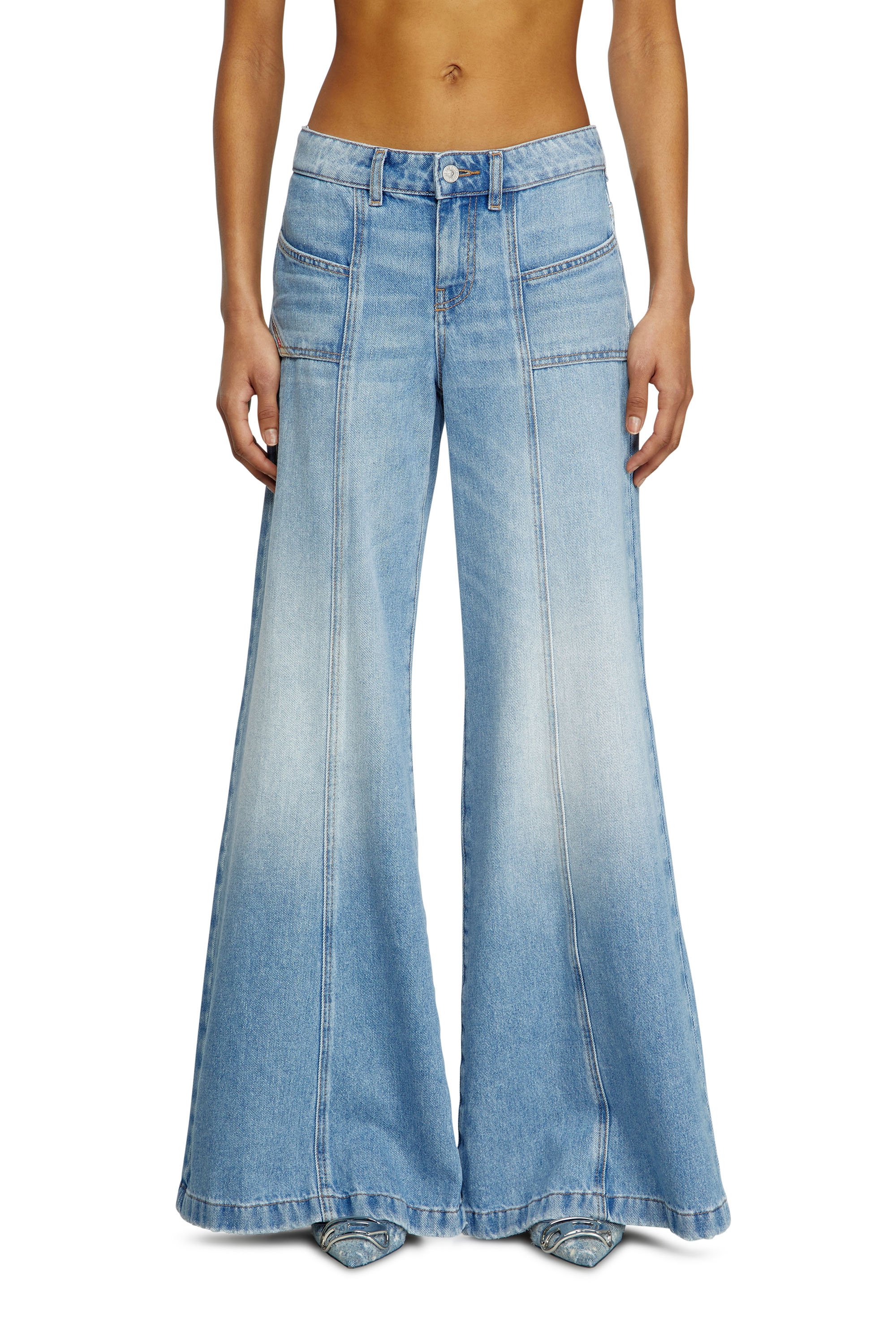 Diesel - Flare Jeans D-Akii 0CLBA Mujer, Azul Claro - 1