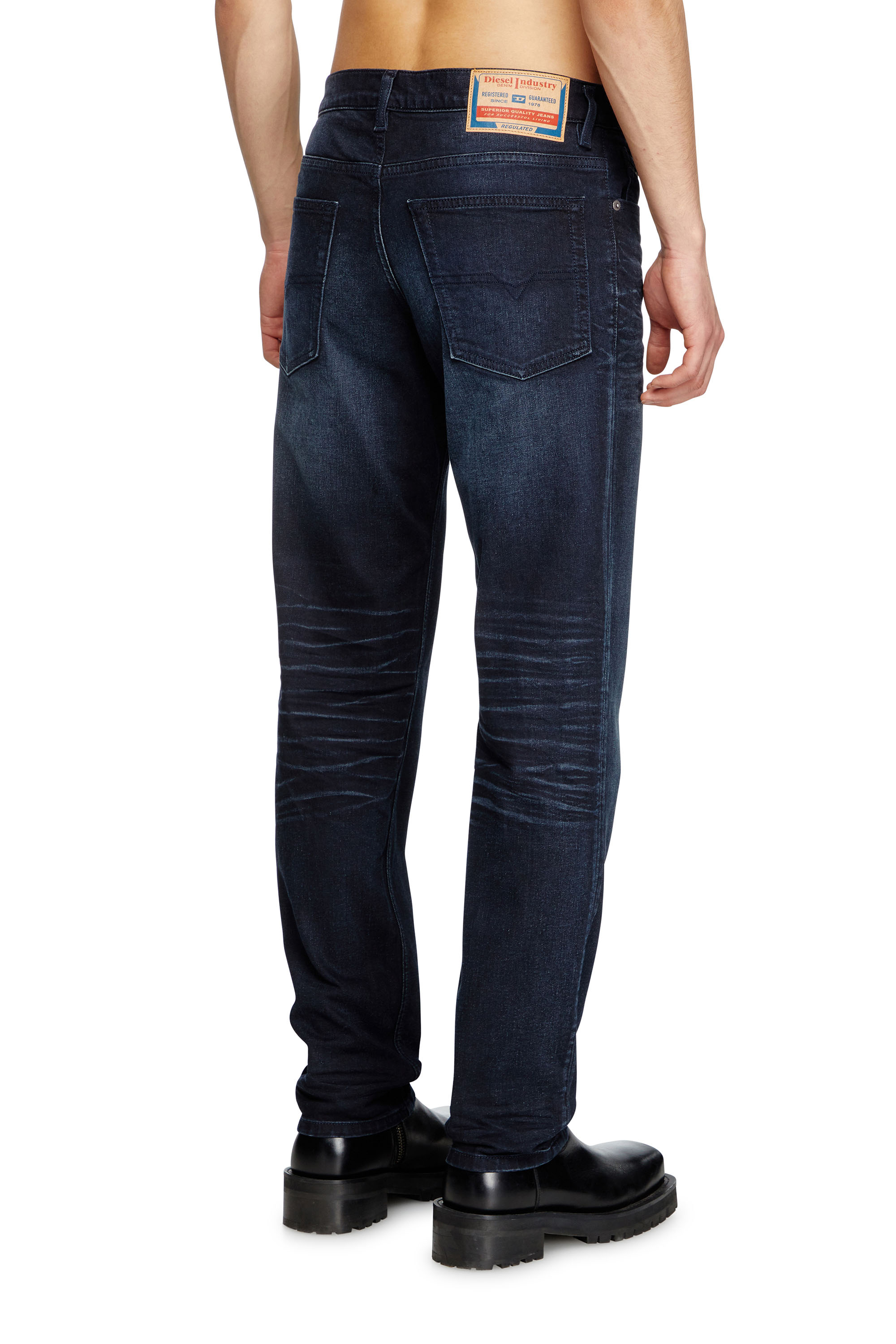 Diesel - Regular Jeans 2023 D-Finitive 0BMBX Hombre, Azul Oscuro - 4