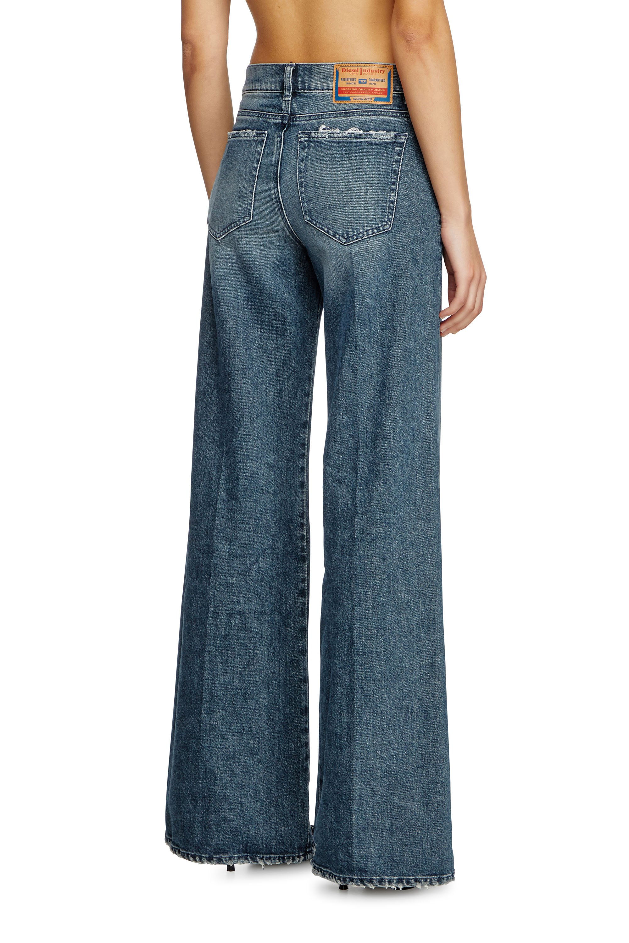 Diesel - Flare Jeans 1978 D-Akemi 007Y7 Mujer, Azul medio - 4