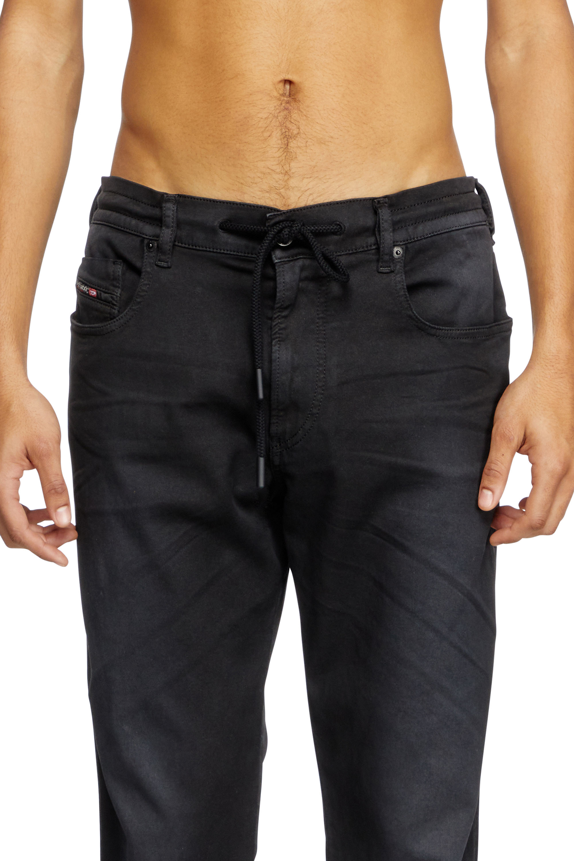 Diesel - Man's Slim 2060 D-Strukt Joggjeans® 0670M, Black - 3