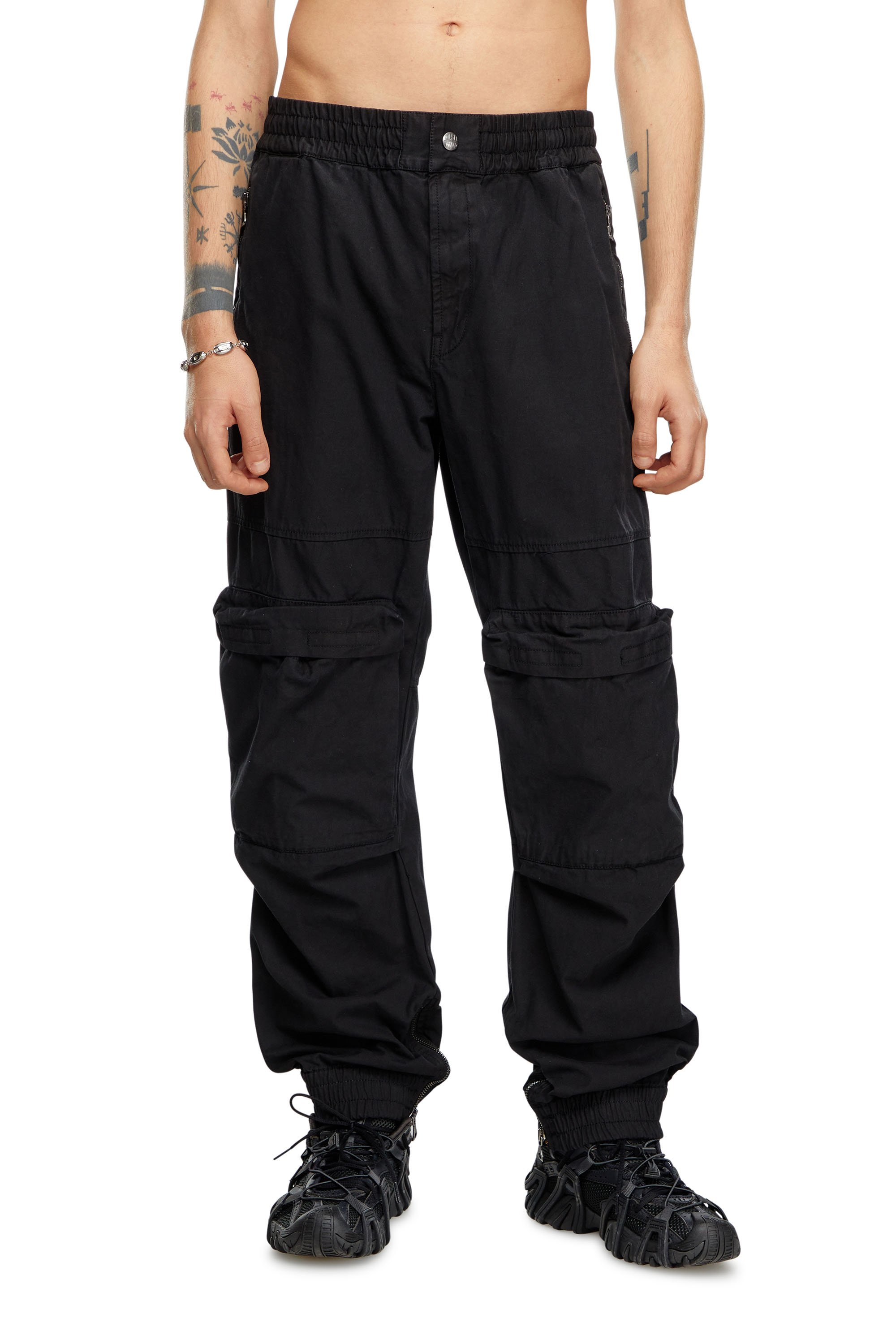 Diesel - P-BEECK, Hombre Pantalones cargo de algodón orgánico desteñido in Negro - Image 1