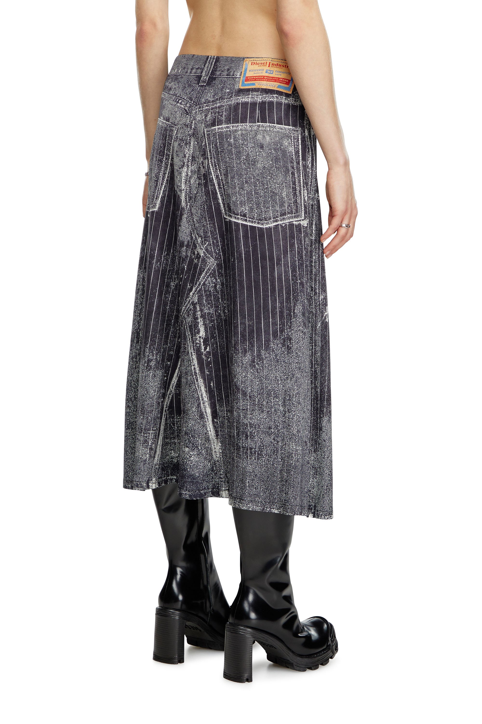 Diesel - O-HANNA, Mujer Falda de satén con estampado de denim a rayas finas in Negro - Image 3