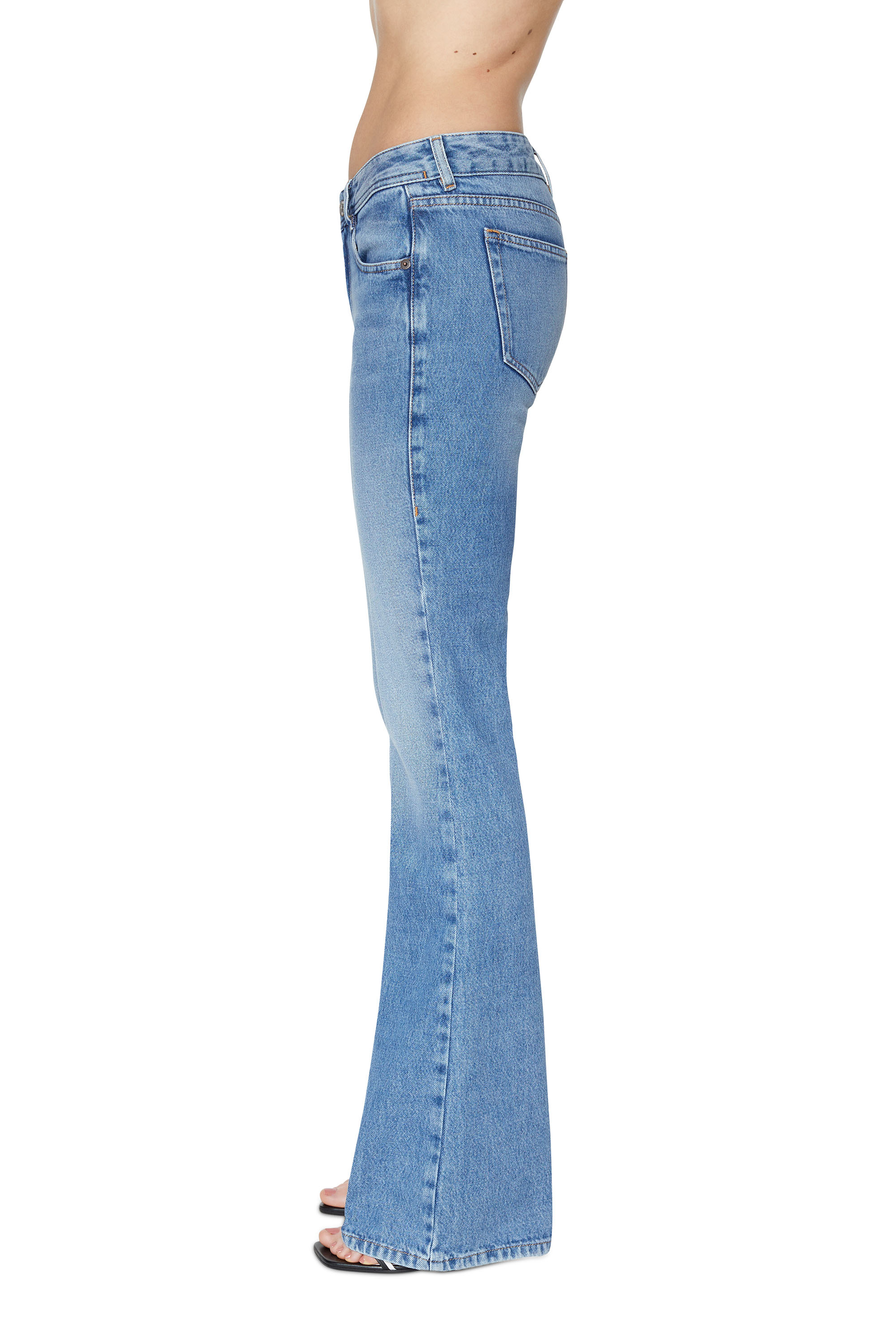 Diesel - 1969 D-EBBEY 09C16 Bootcut and Flare Jeans, Azul medio - Image 5