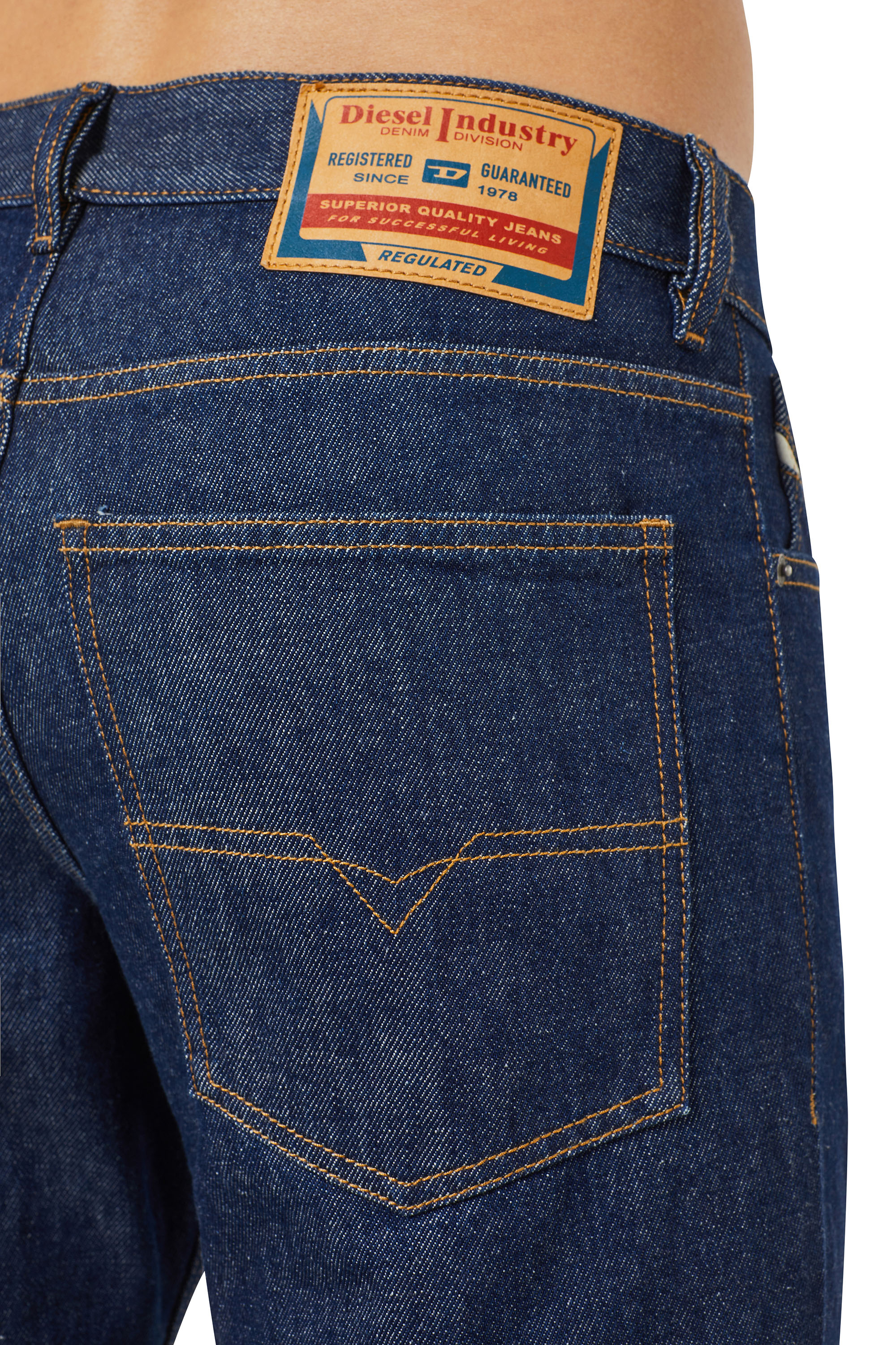 Diesel - 1995 Z9B85 Straight Jeans, Azul Oscuro - Image 4