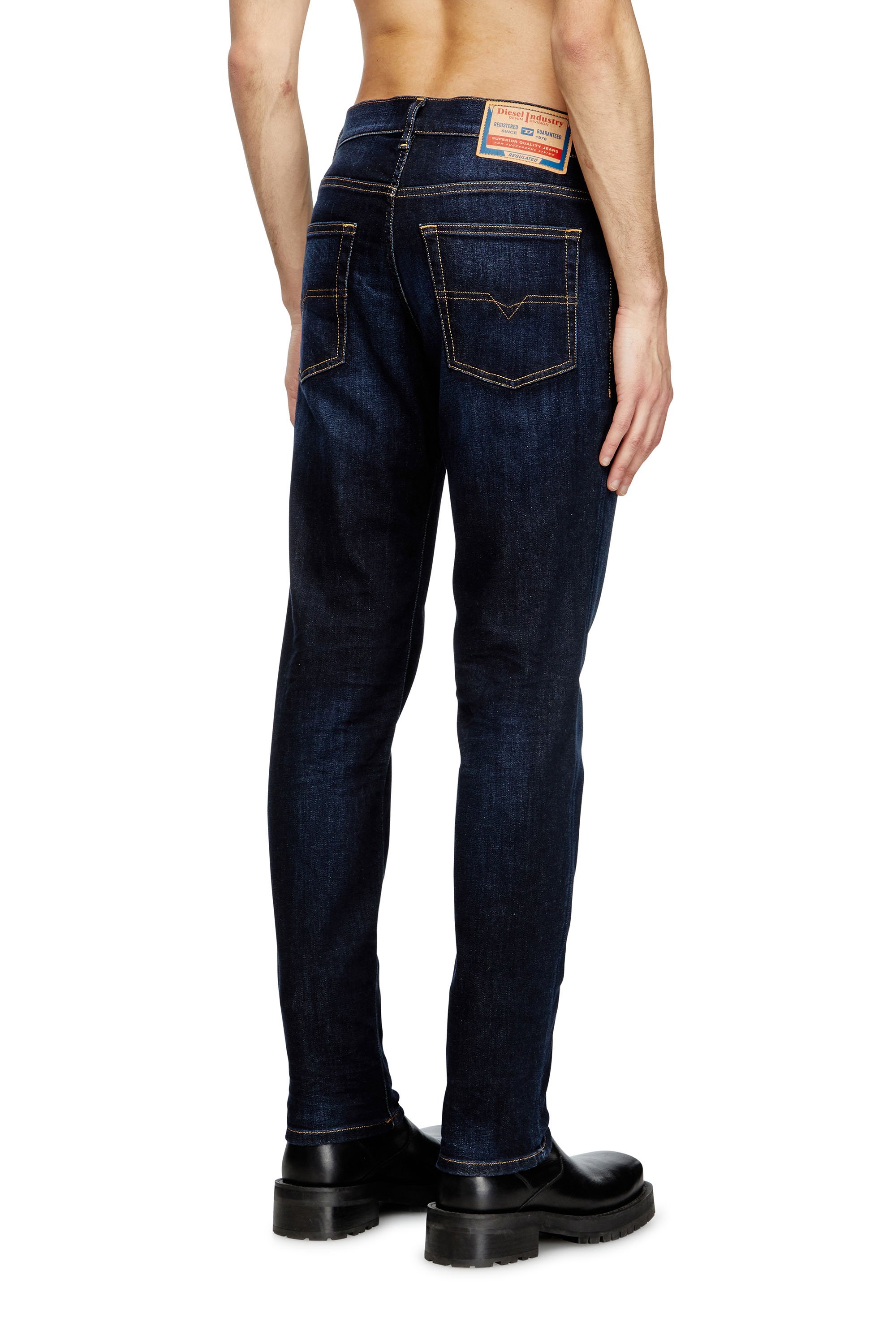 Diesel - Regular Jeans 2023 D-Finitive 009ZS Hombre, Azul Oscuro - 4