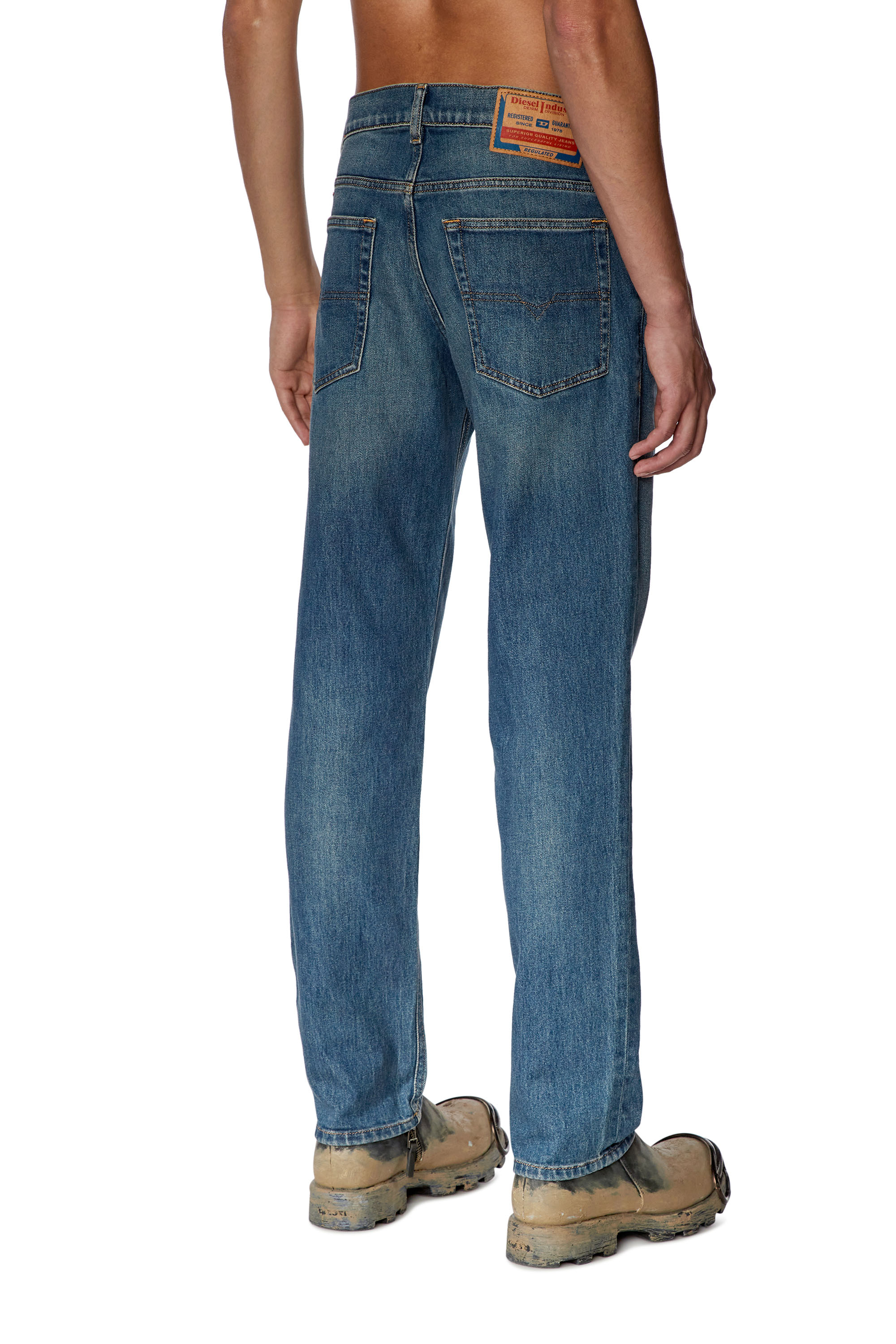 Diesel - Tapered Jeans 2023 D-Finitive 09F88, Azul medio - Image 4