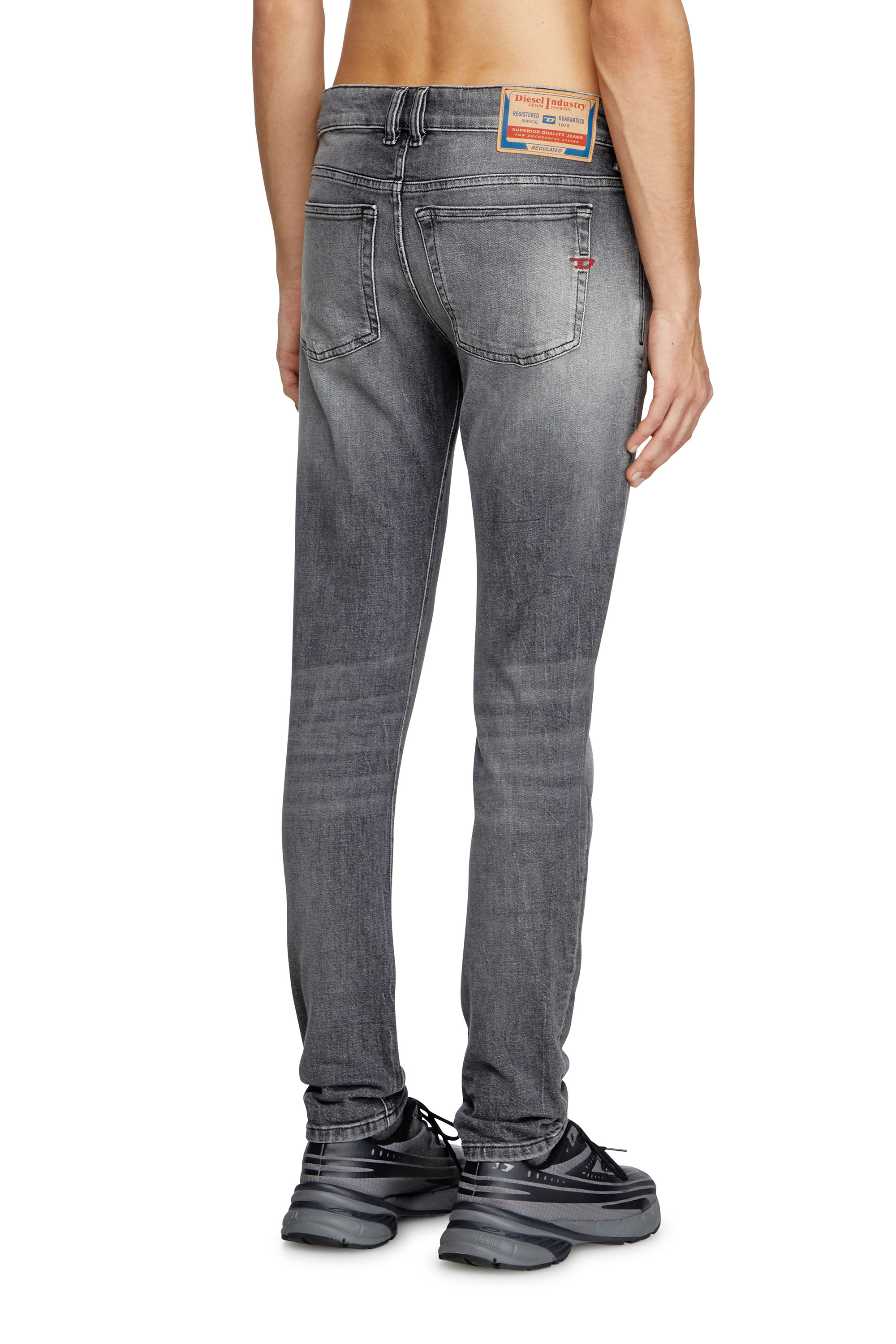 Diesel - Skinny Jeans 1979 Sleenker 0BMBS Hombre, Gris Claro - 4