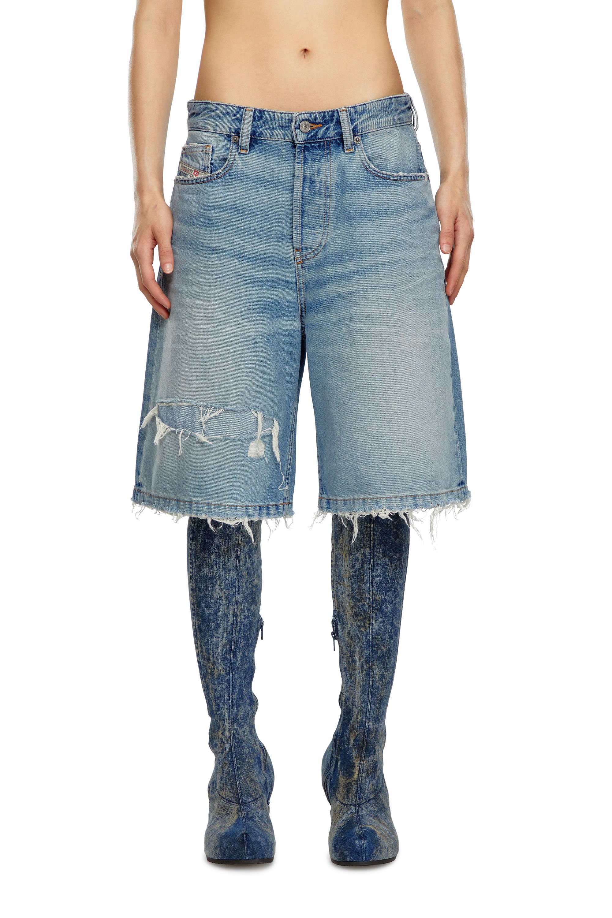 Diesel - DE-SIRE-SHORT, Mujer Pantalones cortos en denim rasgado y enmendado in Azul marino - Image 2