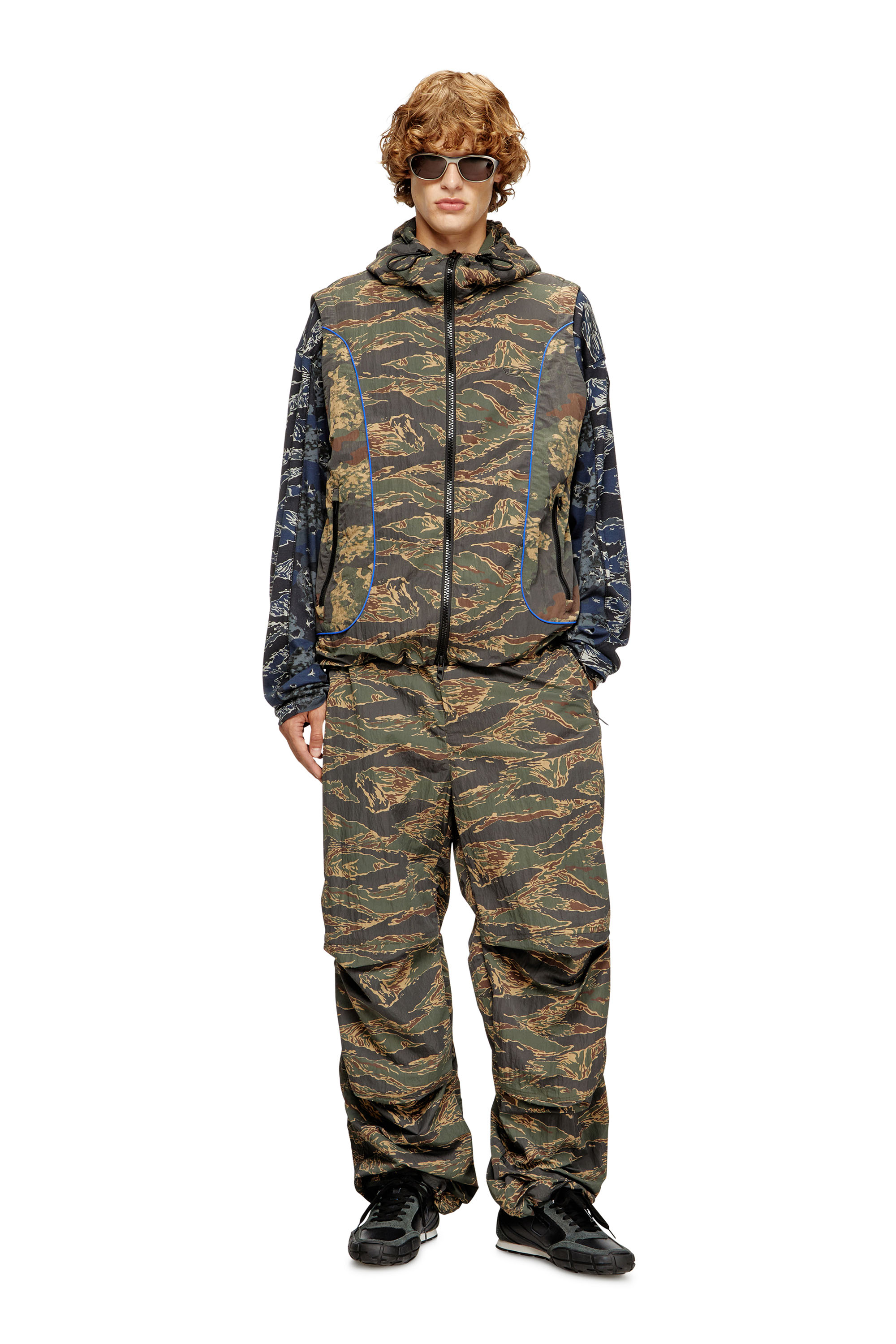 Diesel - P-ANIC, Man's Cargo pants in camo-print nylon in Military Green - 2