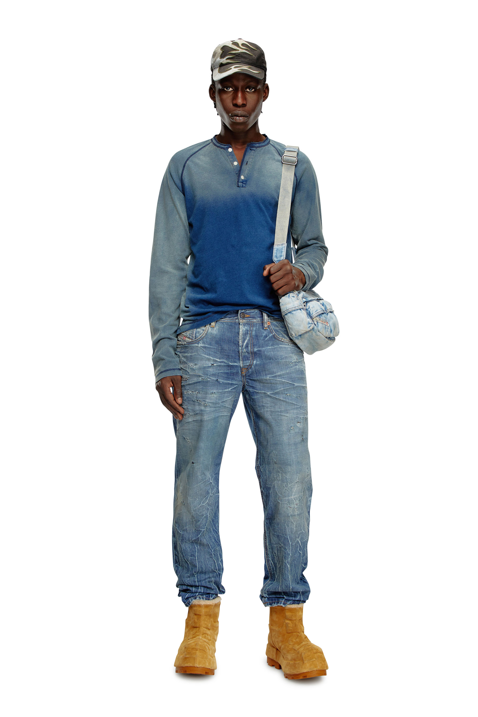 Diesel - Tapered Jeans 2023 D-Finitive 09K37, Hombre Tapered Jeans - 2023 D-Finitive in Azul marino - Image 2