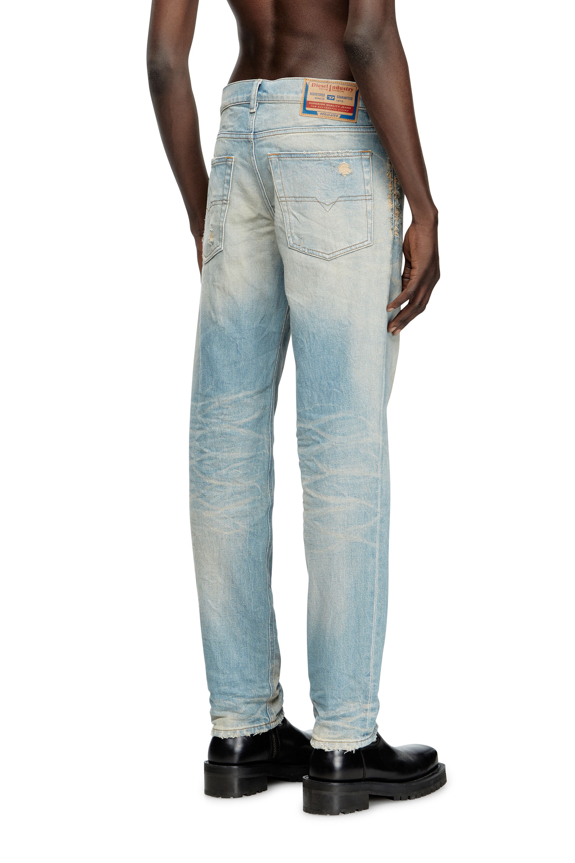 Diesel - Regular Jeans 2023 D-Finitive 09L23 Hombre, Azul Claro - 4