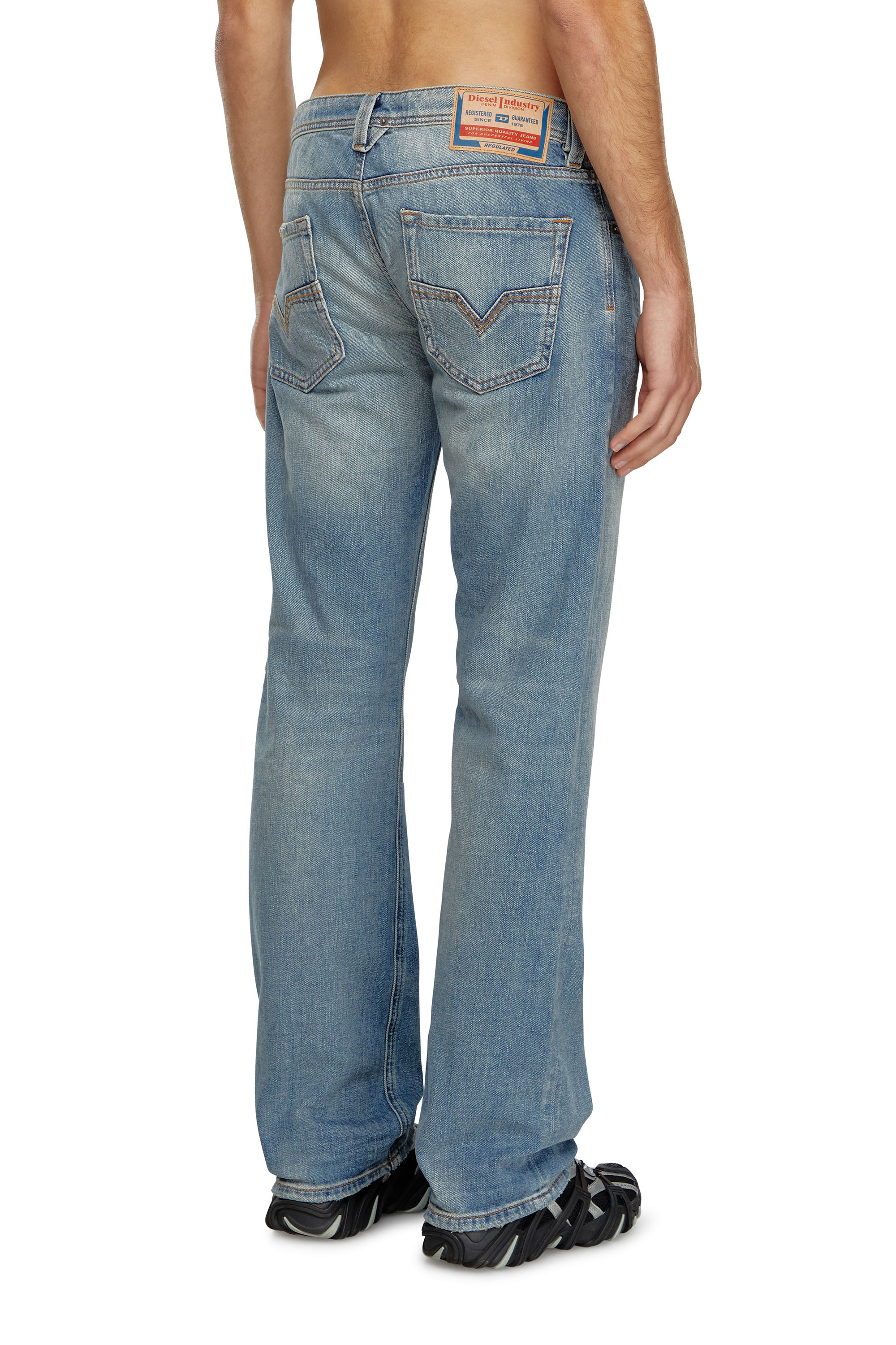 Diesel - Hombre Straight Jeans 1985 Larkee 0GRDN, Azul Claro - Image 4