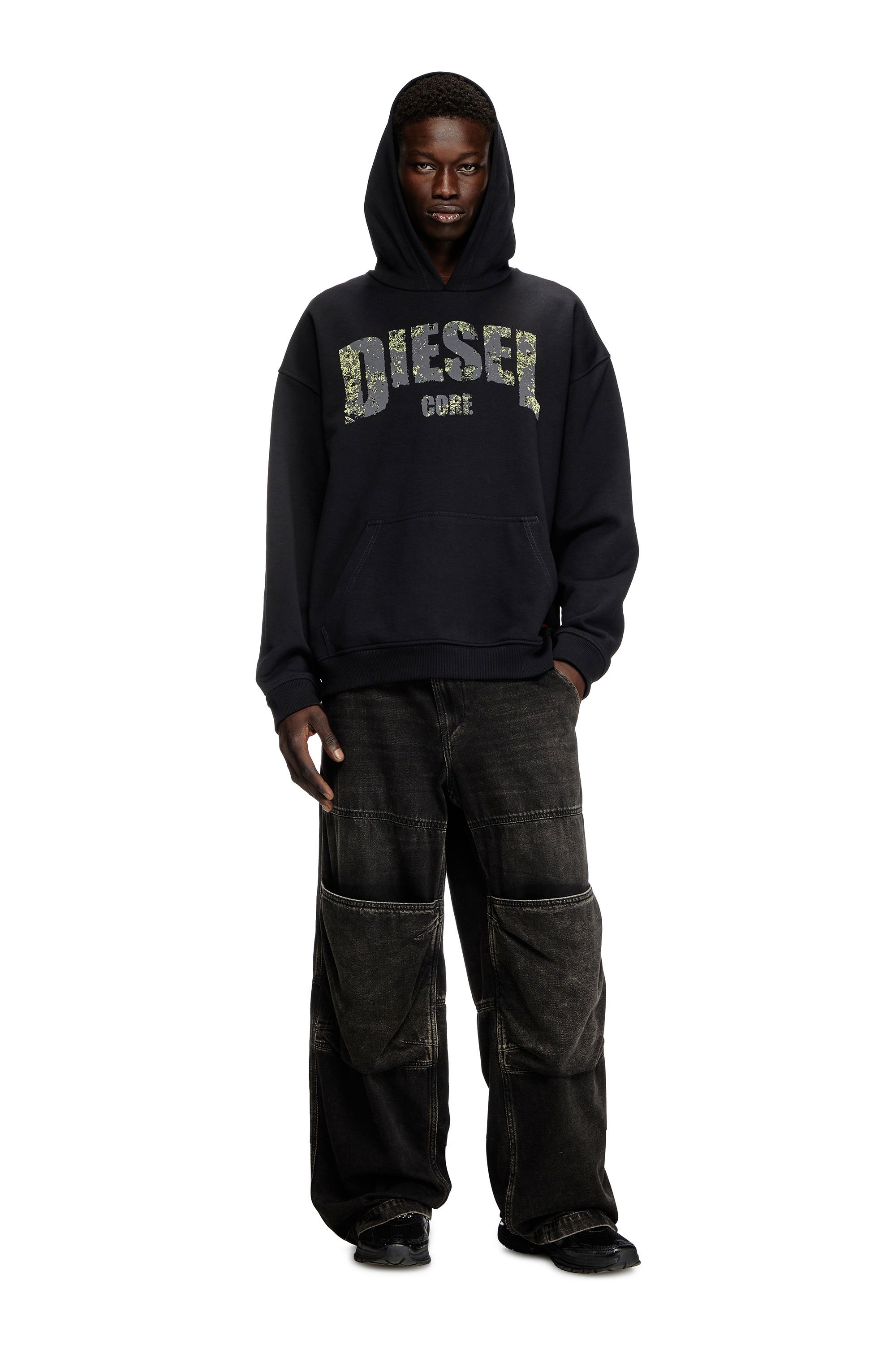 Diesel - S-BOXT-HOOD-R13, Sudadera con capucha y estampado del logotipo con efecto destruido Hombre in Negro - 2