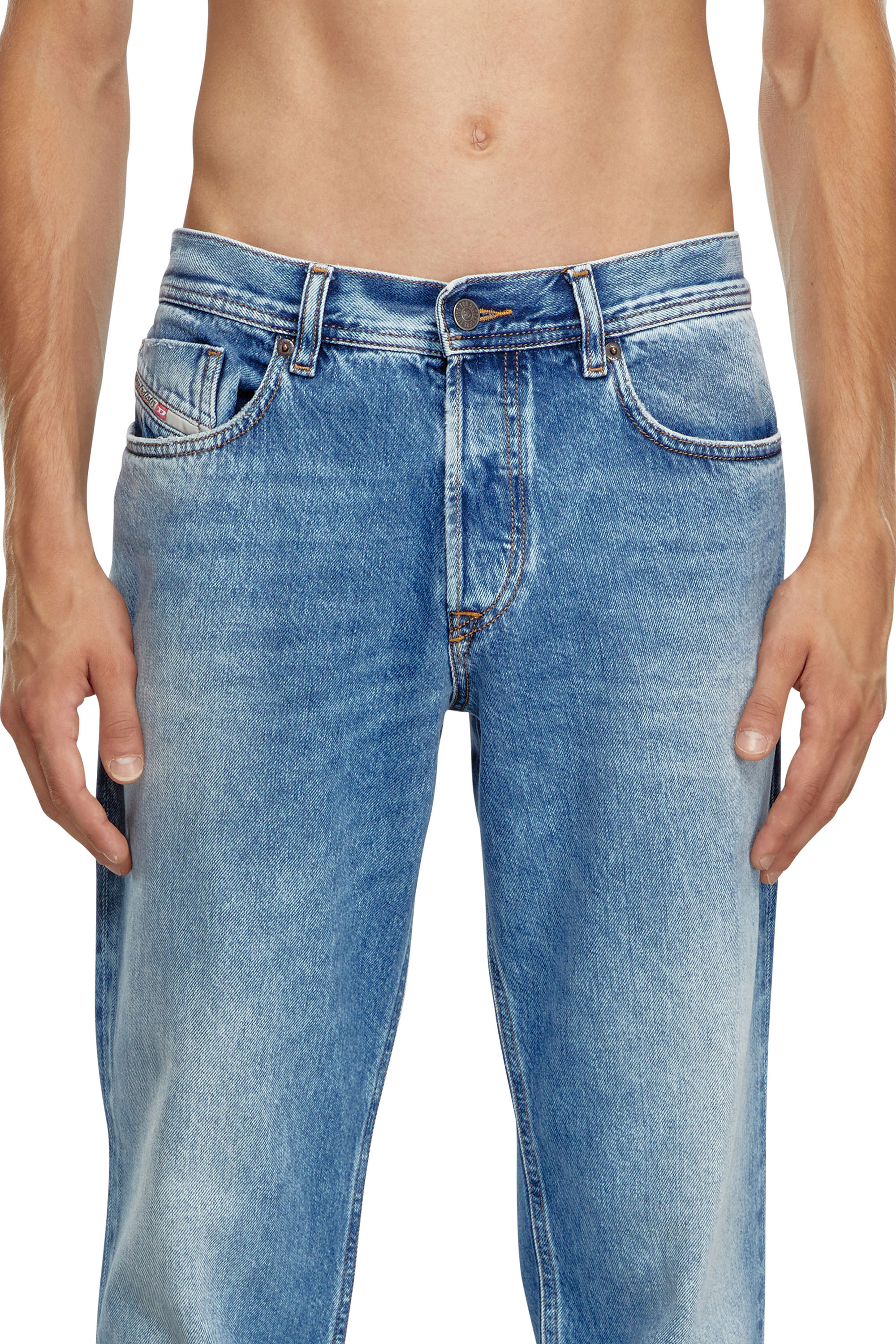 Diesel - Tapered Jeans 2023 D-Finitive 09H95, Hombre Tapered Jeans - 2023 D-Finitive in Azul marino - Image 4