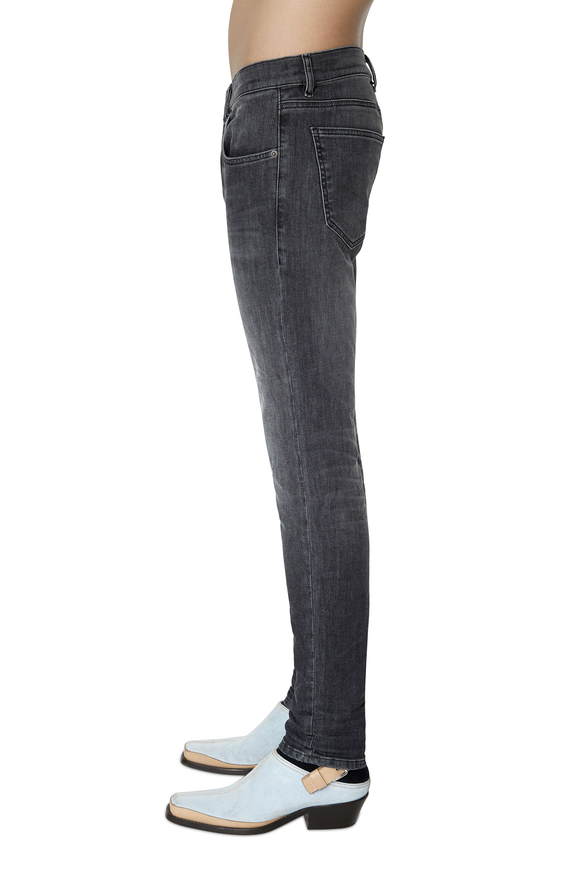 Diesel - D-Strukt JoggJeans® 09D52 Slim, Negro/Gris oscuro - Image 4