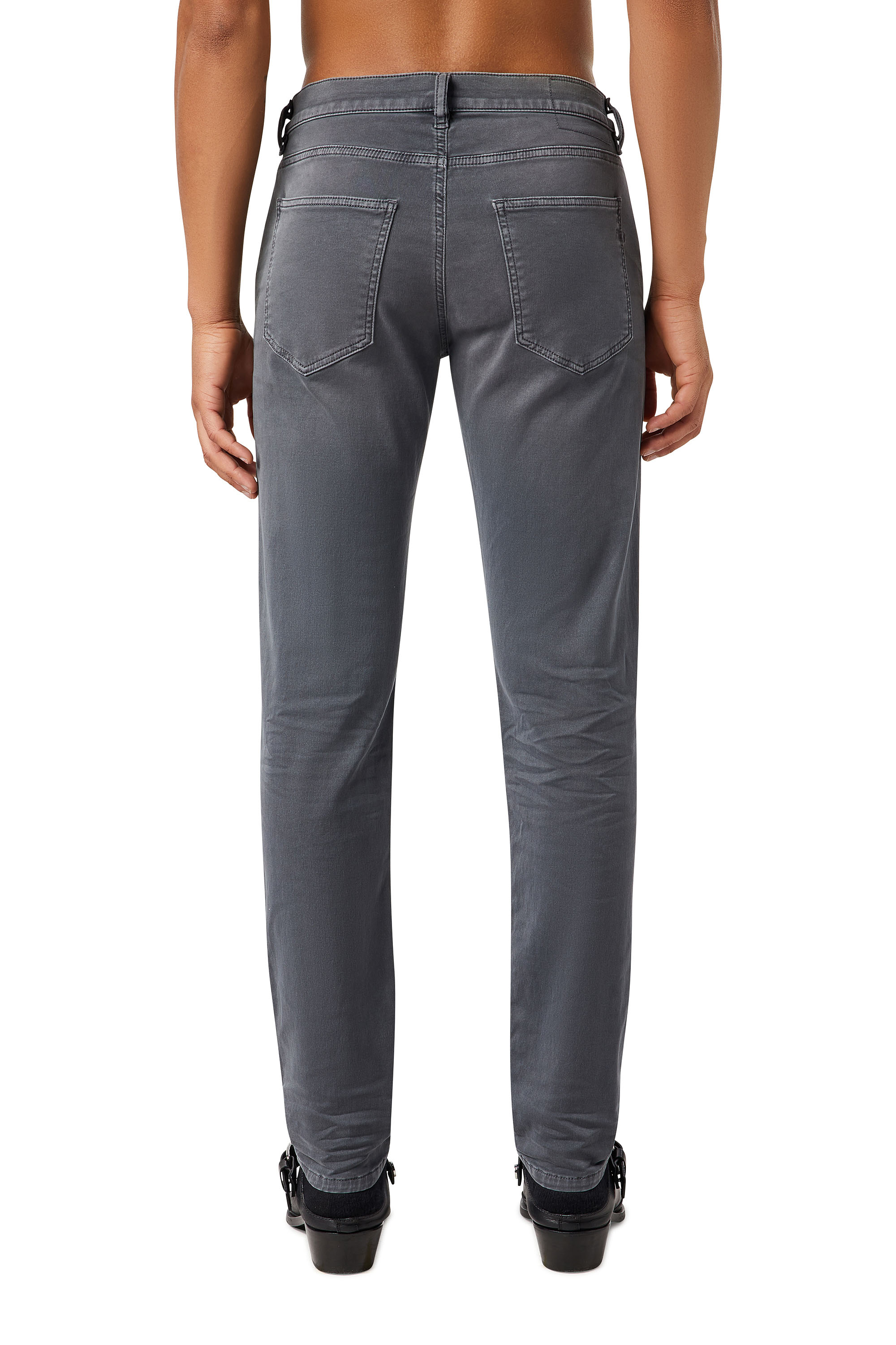 Diesel - D-Strukt JoggJeans® 0670M Slim, Gris - Image 2