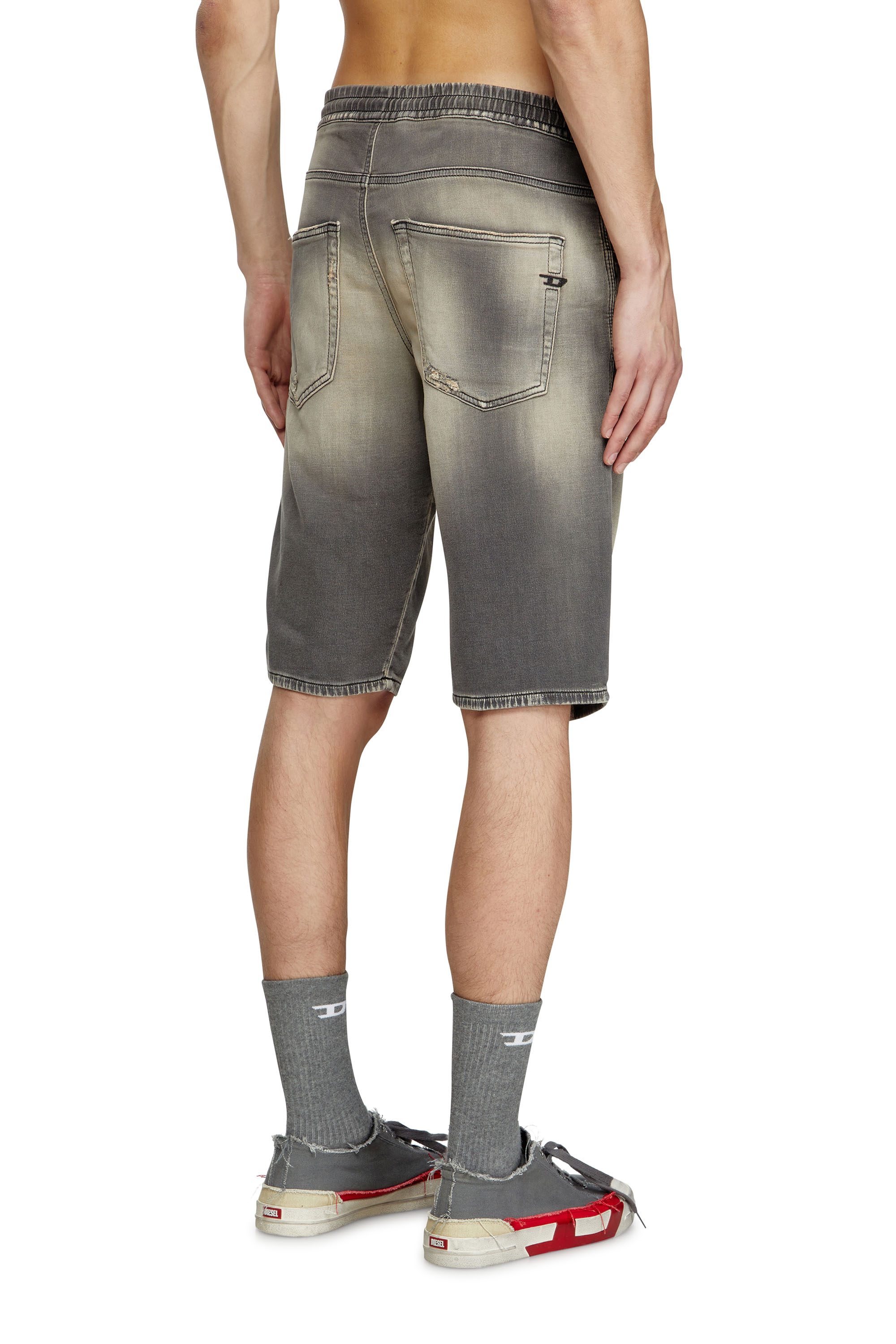 Diesel - 2033 D-KROOLEY-SHORT JOGG, Pantalones cortos chinos en JoggJeans Hombre in Gris - 2