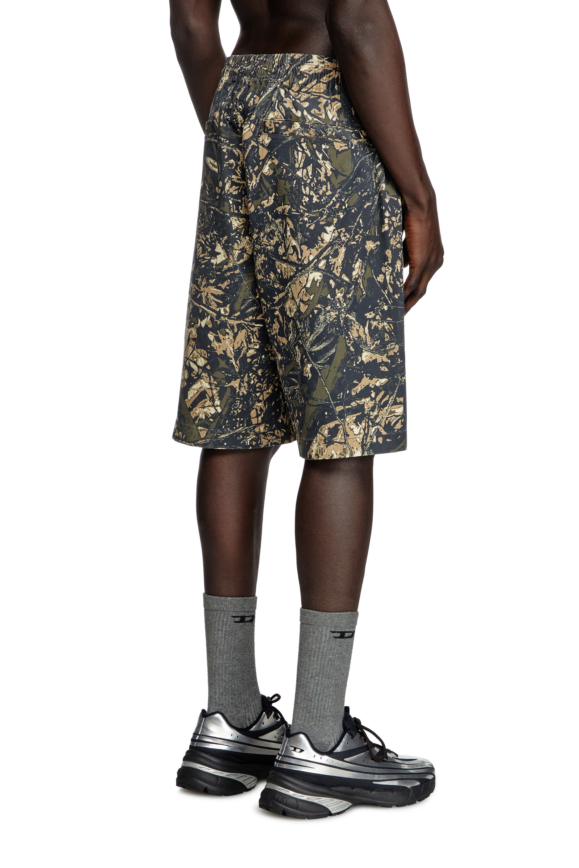 Diesel - P-OPWIK-C, Man's Knee-length shorts with camo print in Brown/Green - 2