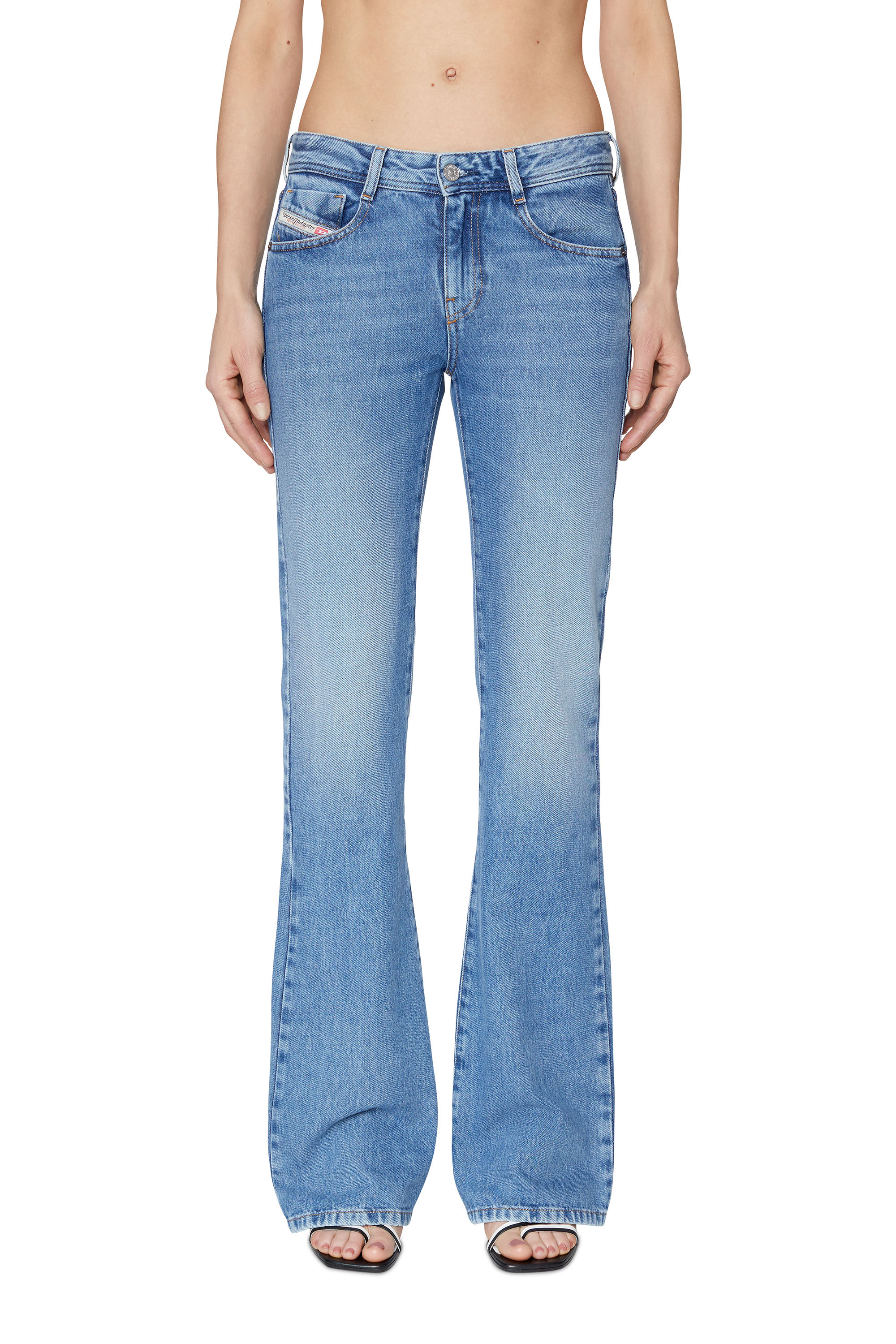 1969 D-EBBEY 09C16 Bootcut and Flare Jeans, Azul medio - Vaqueros