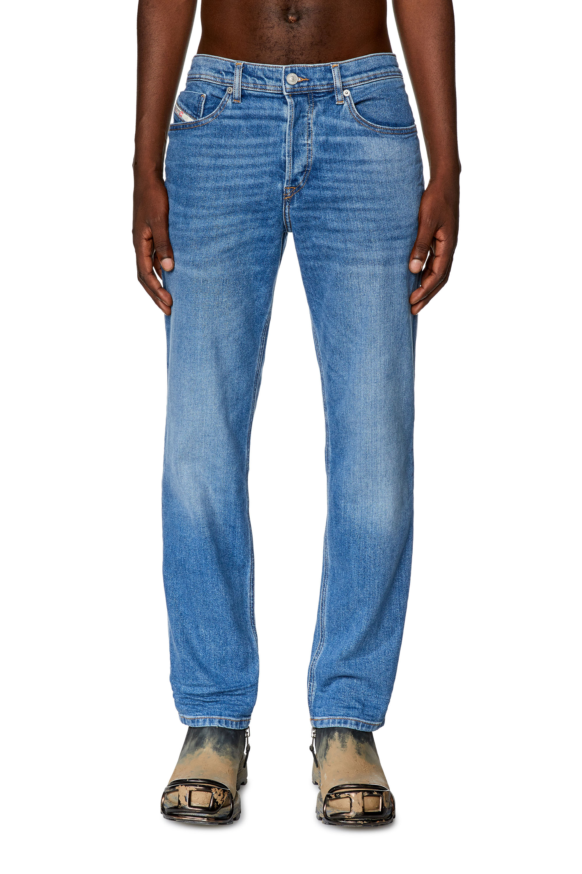 Diesel - Tapered Jeans 2023 D-Finitive 0ENAS, Azul Claro - Image 2