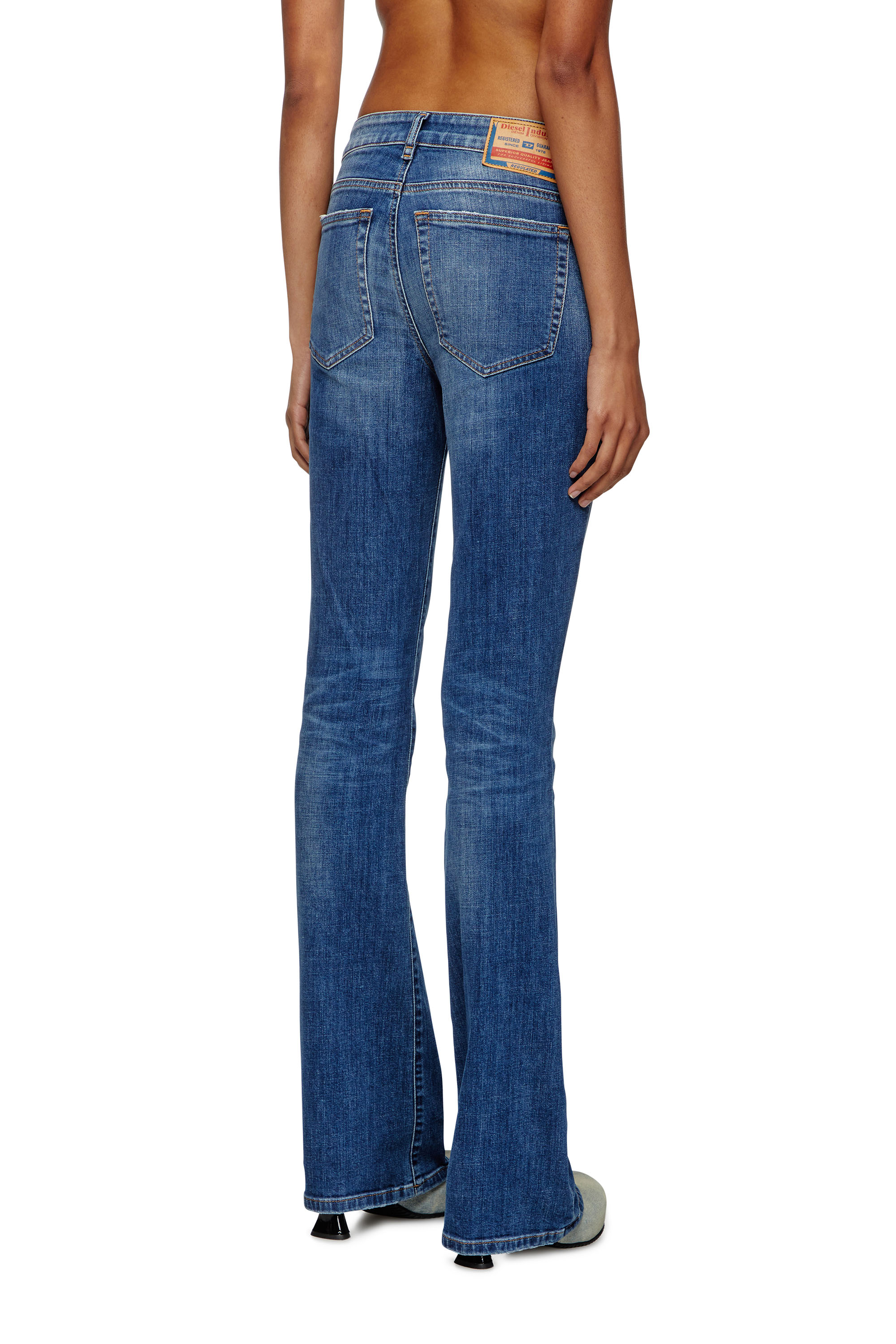 Diesel - Bootcut Jeans 1969 D-Ebbey 09J33 Mujer, Azul medio - 4