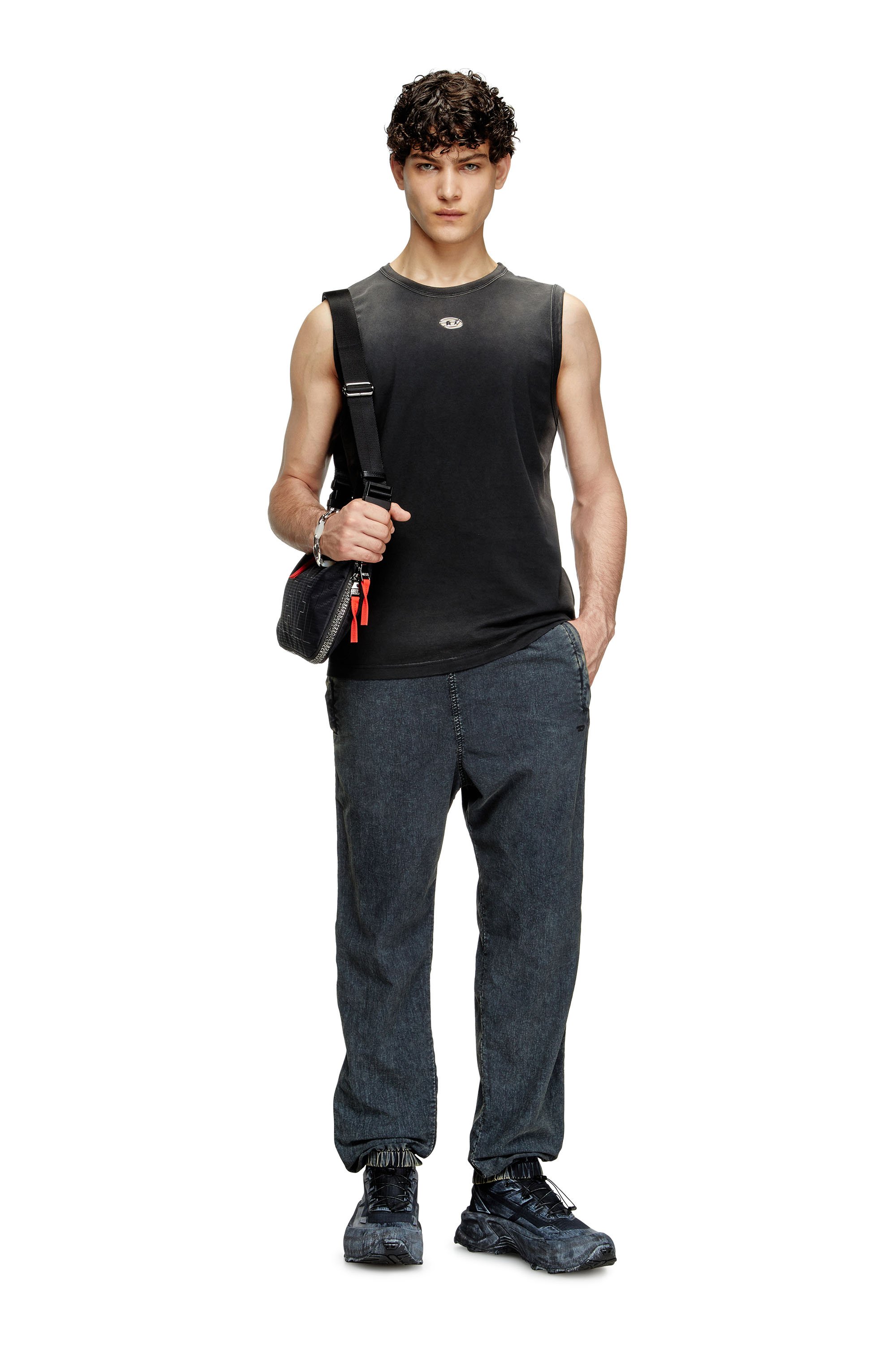 Diesel - T-BRICO-NEW, Camiseta sin mangas desteñida con recorte Oval D Hombre in Negro - 2