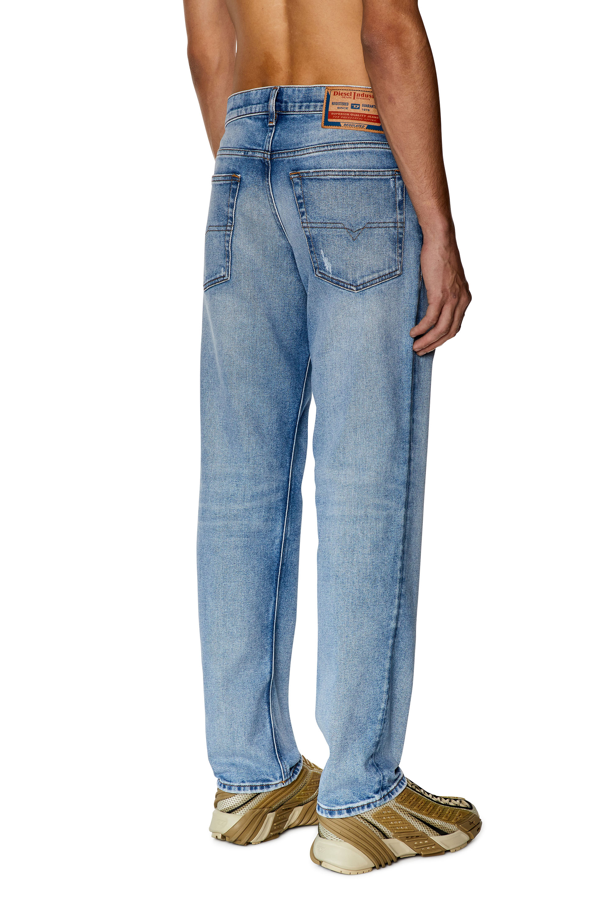 Diesel - 2023 D-Finitive 09G24 Tapered Jeans, Azul Claro - Image 2