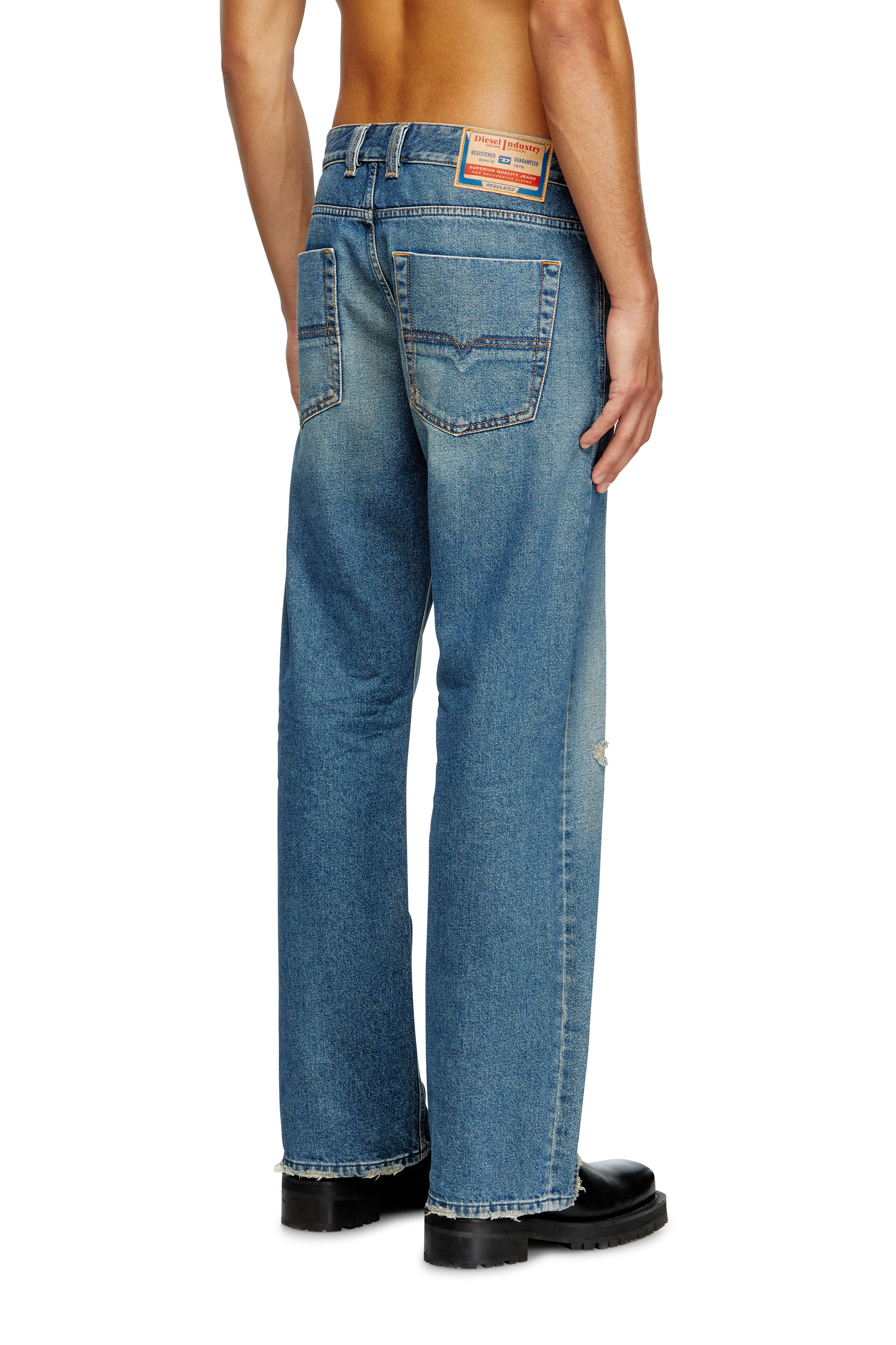 Diesel - Relaxed Jeans 1980 D-Eeper 09J79 Hombre, Azul medio - 4