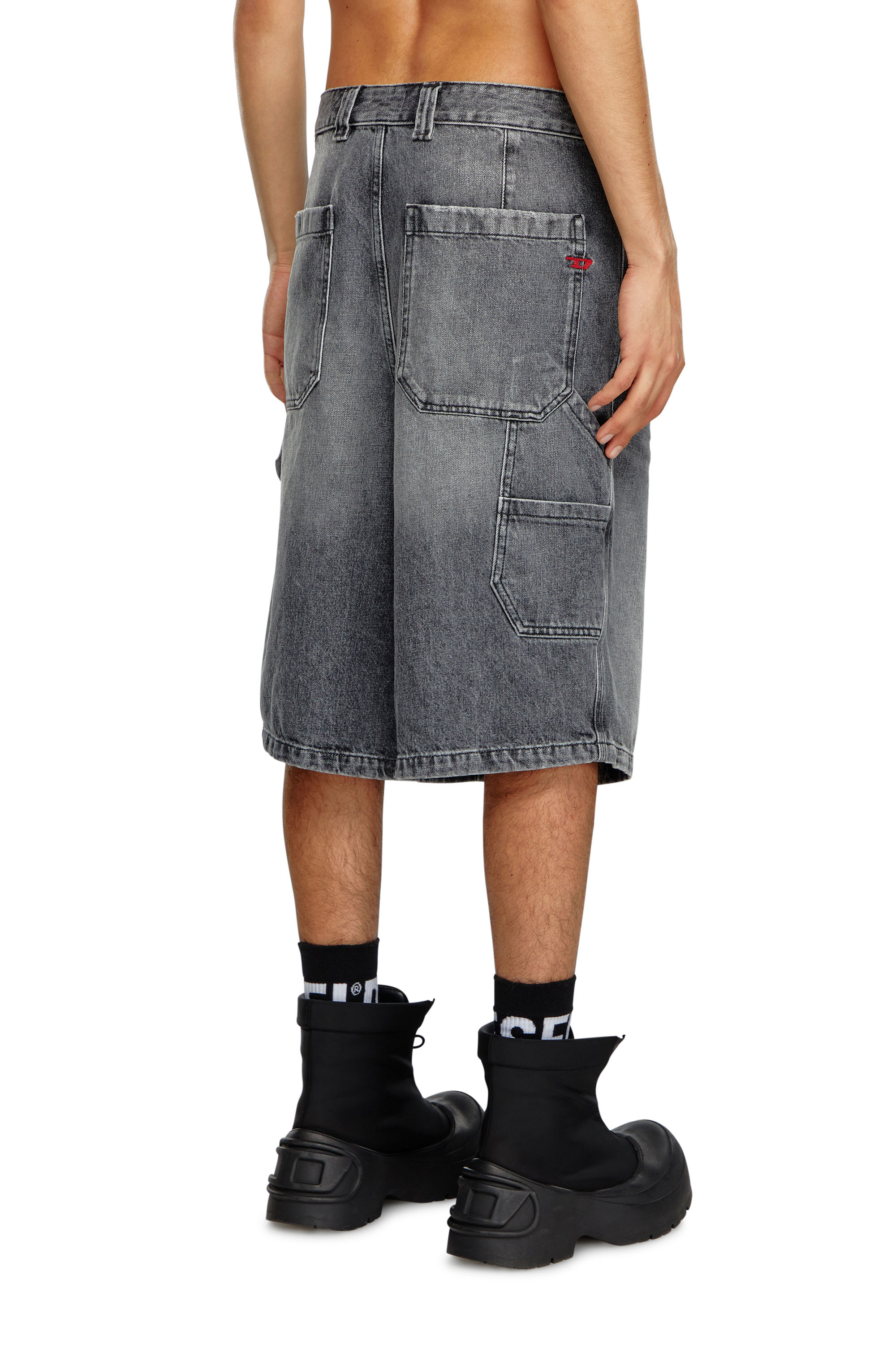 Diesel - D-LIVERY-SHORT, Hombre Pantalones cortos utility en denim de cáñamo in Negro - Image 4