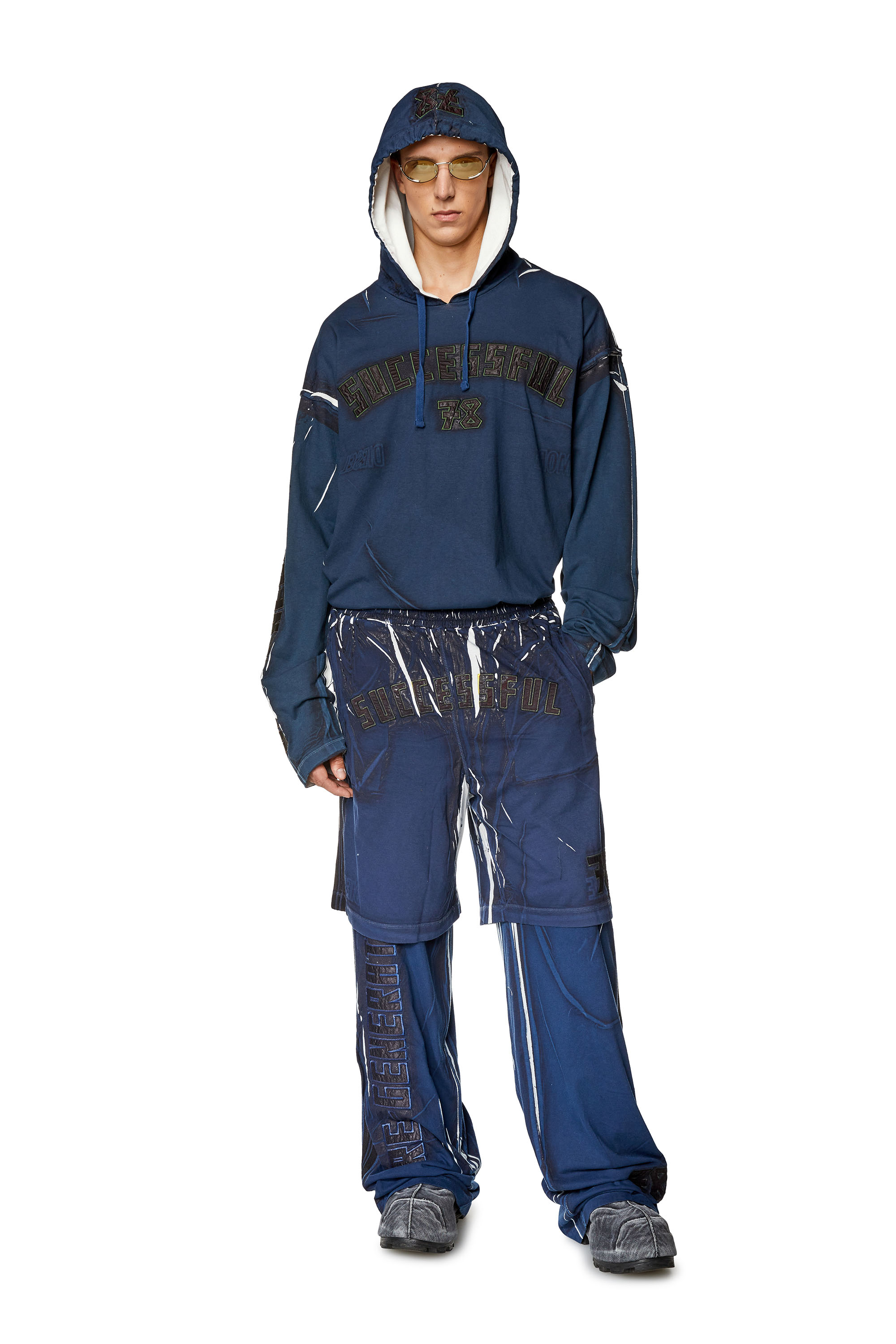 Diesel - P-ROWY, Hombre Pantalones cortos deportivos con sobreimpresión sombreada in Azul marino - Image 3