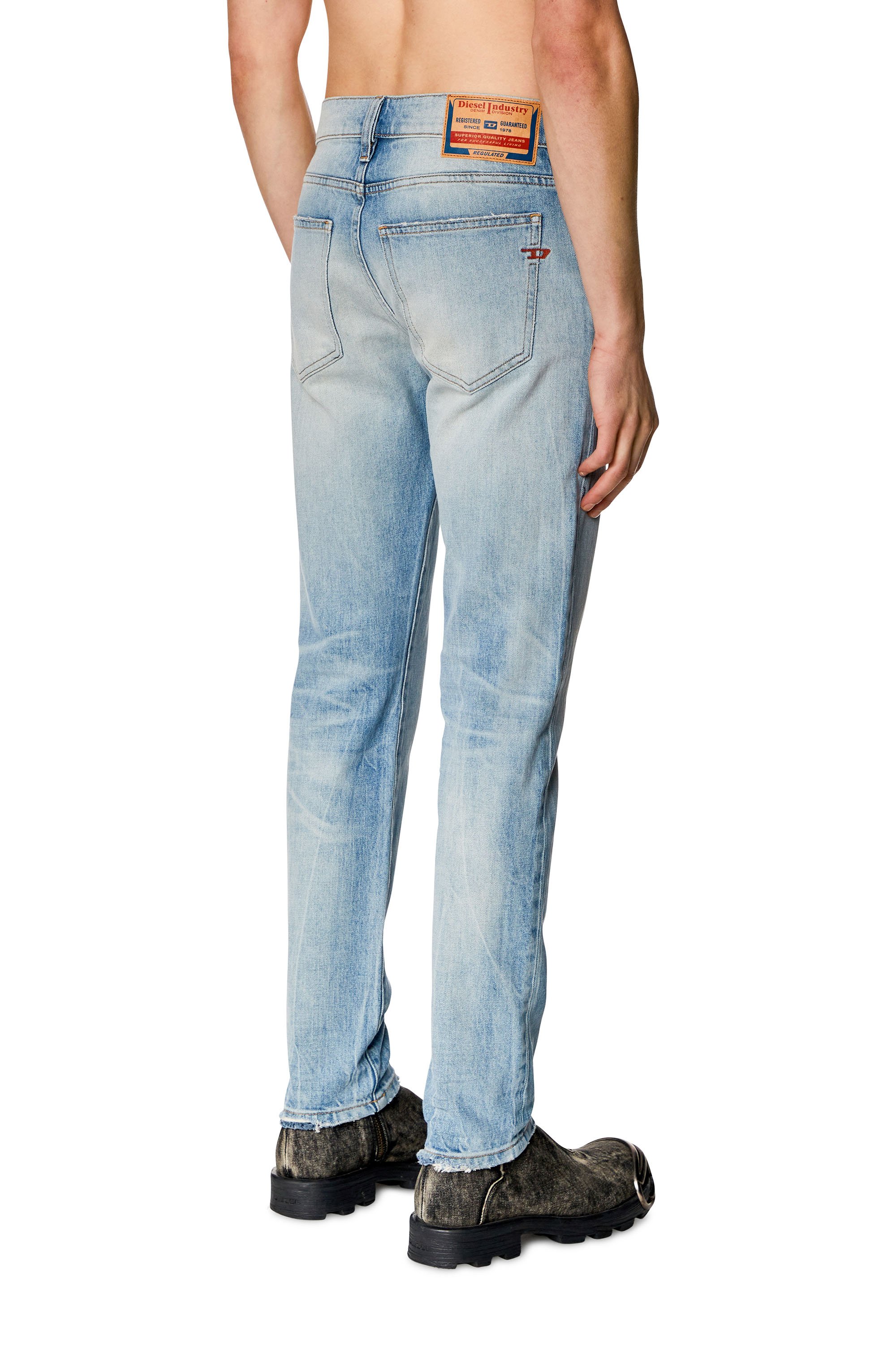 Diesel - Slim Jeans 2019 D-Strukt 0DQAB, Azul Claro - Image 4
