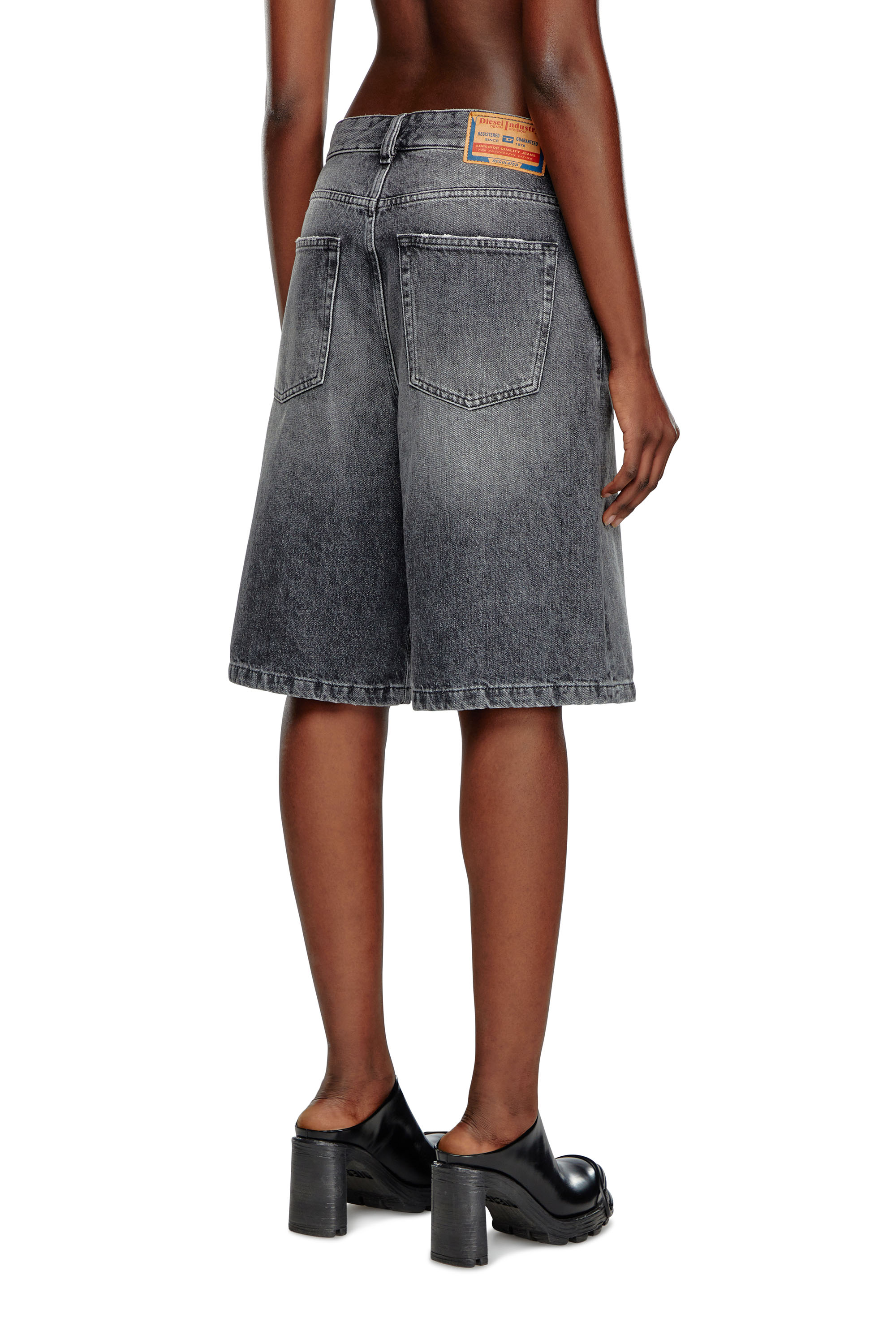 Diesel - DE-SIRE-SHORT, Woman's Shorts in clean-wash denim in Black - 2