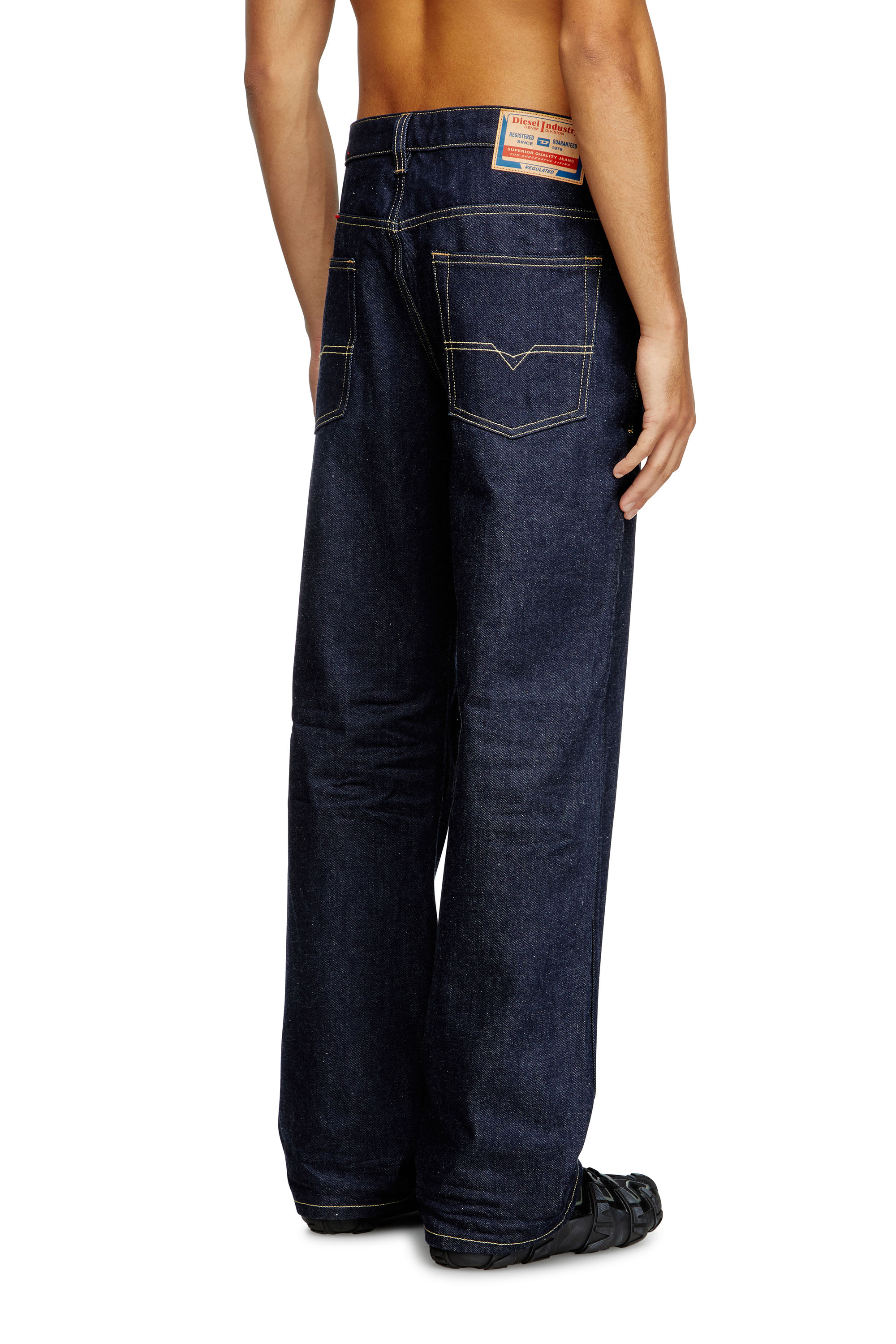 Diesel - Relaxed Jeans 2001 D-Macro 0GRDV Hombre, Azul Oscuro - 4
