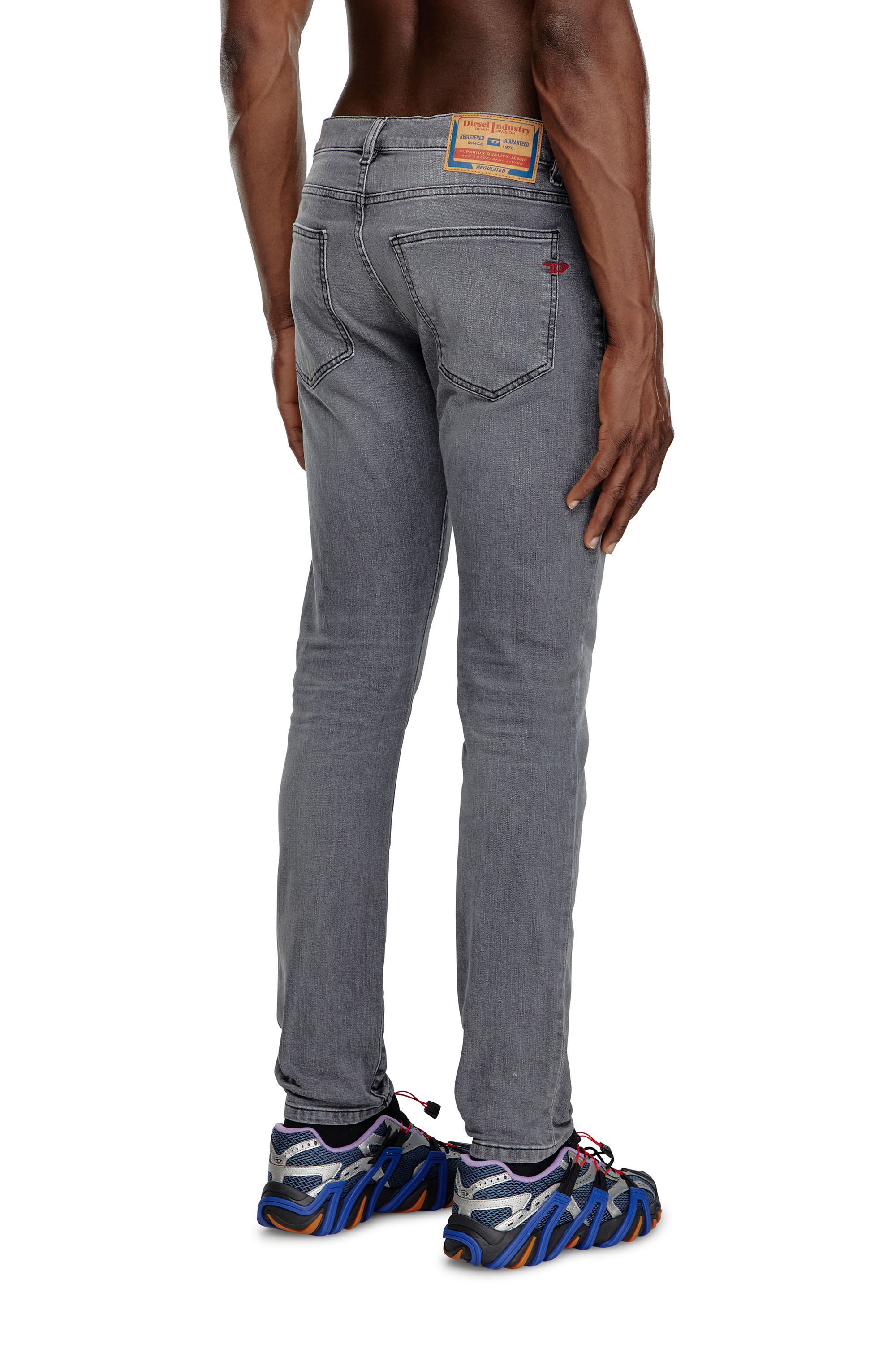 Diesel - Slim Jeans 2019 D-Strukt 0GRDK, Hombre Slim Jeans - 2019 D-Strukt in Gris - Image 4