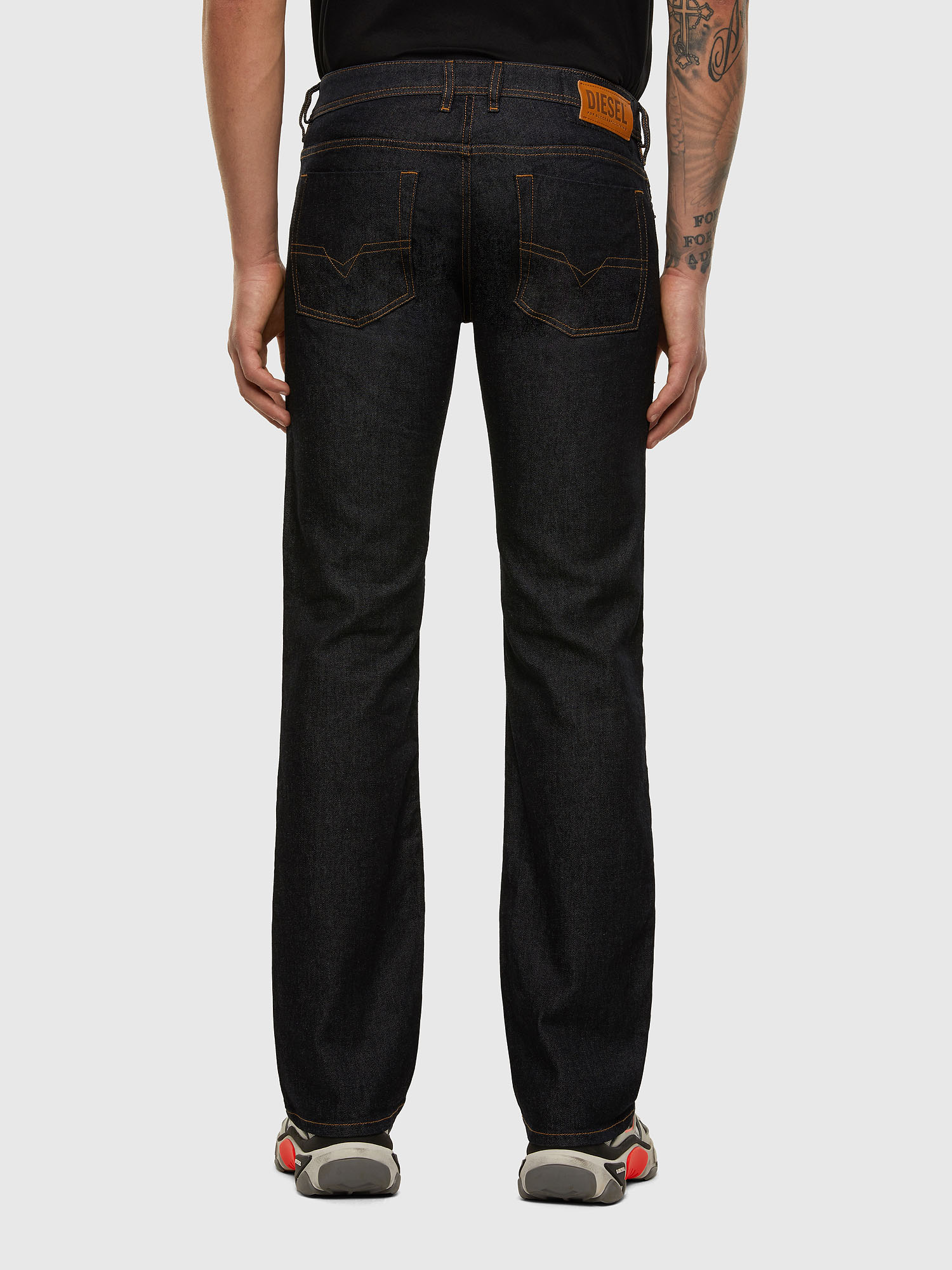 Diesel - Zatiny 009HF Bootcut Jeans, Azul Oscuro - Image 2