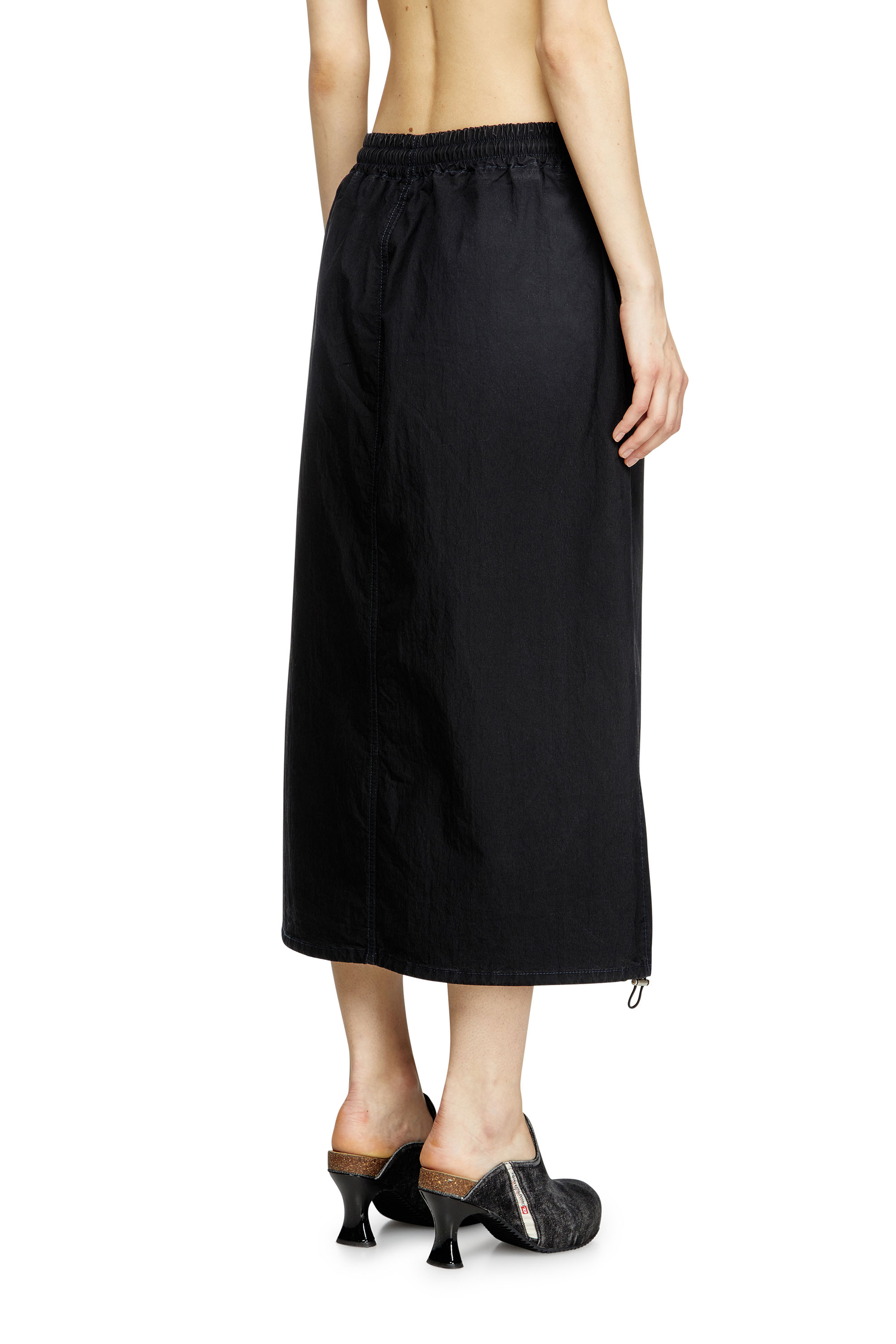 Diesel - DE-OREN-C JOGG, Falda midi de tejido técnico JoggJeans Mujer in Negro - 4