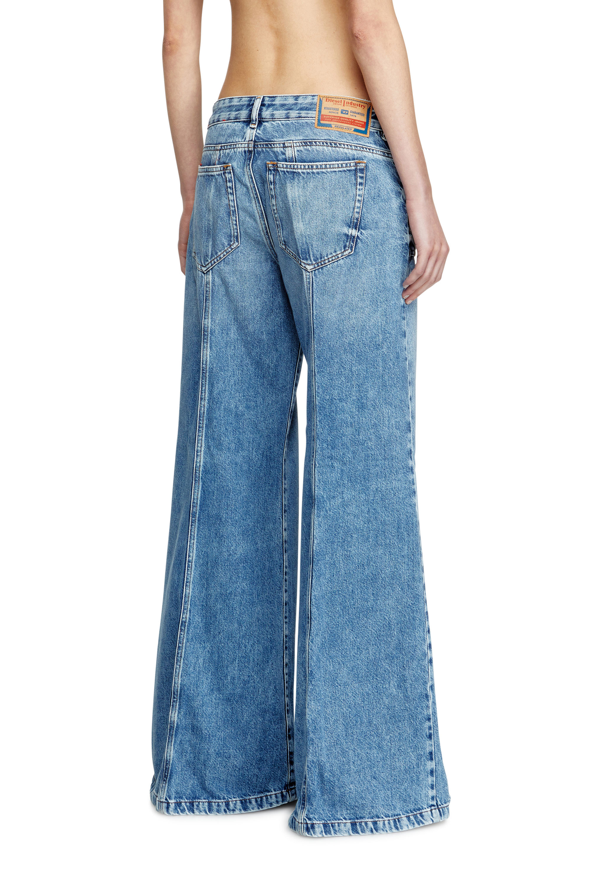 Diesel - Flare Jeans D-Akii 09H95 Mujer, Azul medio - 4