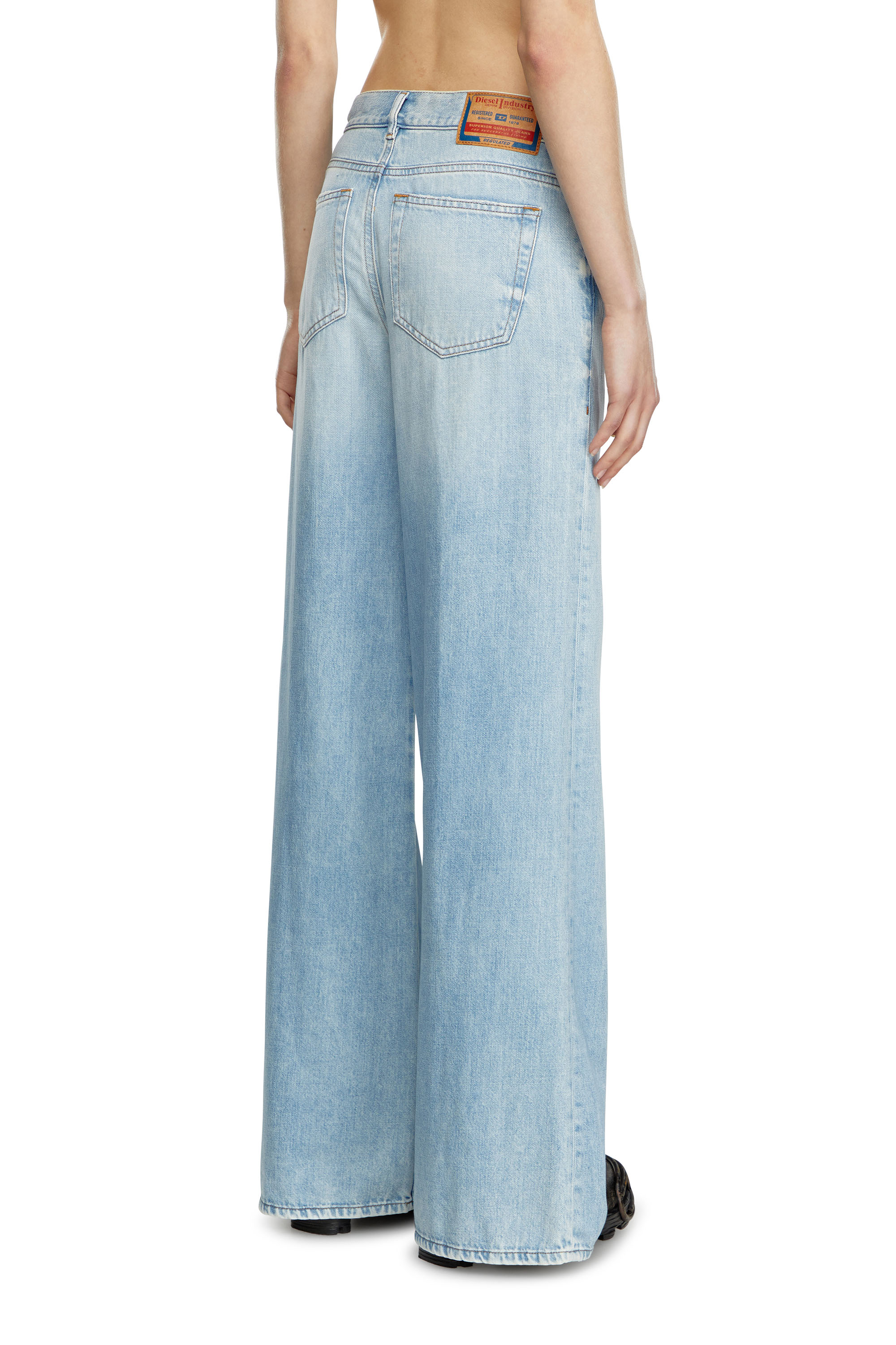 Diesel - Bootcut and Flare Jeans 1978 D-Akemi 068MQ, Azul Claro - Image 3